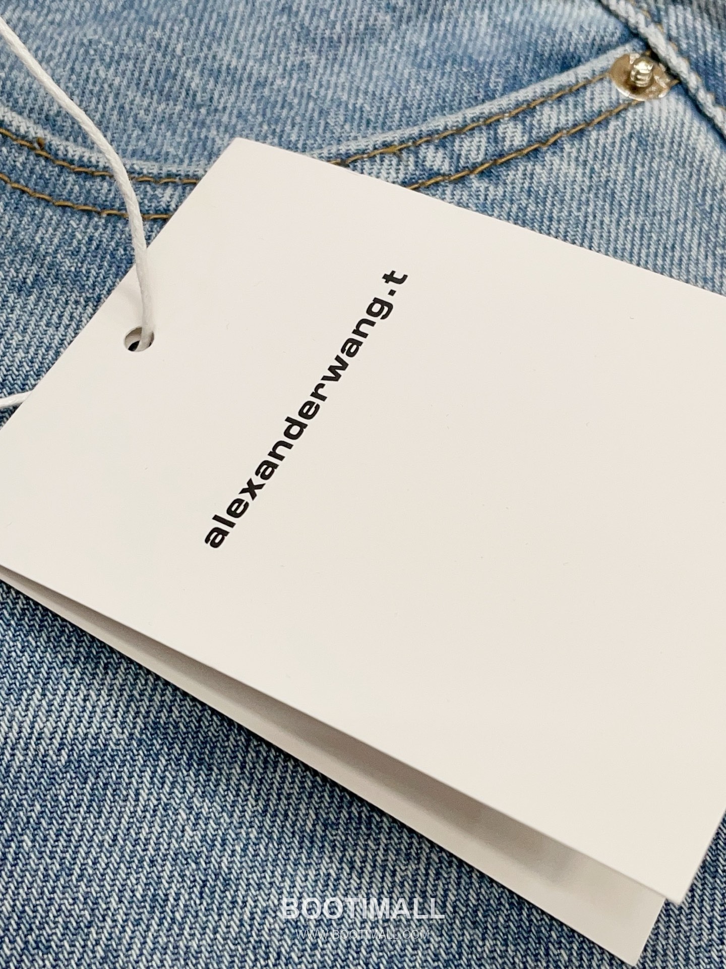 발렌시아가 2026SS 코튼 데님 디스트로이드 로고엠보싱 루즈핏 컷오프 쇼츠 Balenciaga 2026 SS Cotton Denim Distressed Logo Embossed Loose Fit Cut Off Shorts 18