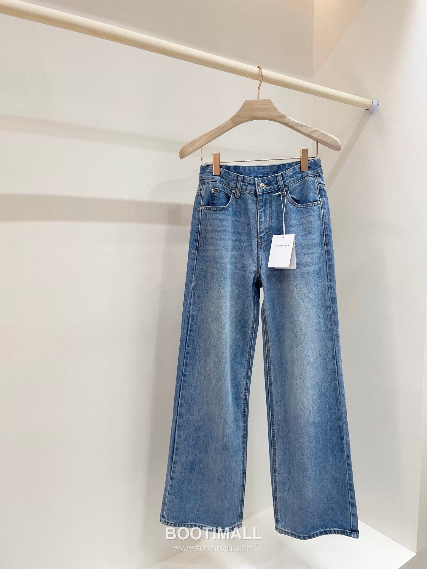 발렌시아가 2026SS 코튼 데님 디스트로이드 로고엠보싱 와이드핏 스트레이트 롱팬츠 Balenciaga 2026 SS Cotton Denim Distressed Logo Embossed Wide Fit Straight Long Pants 7