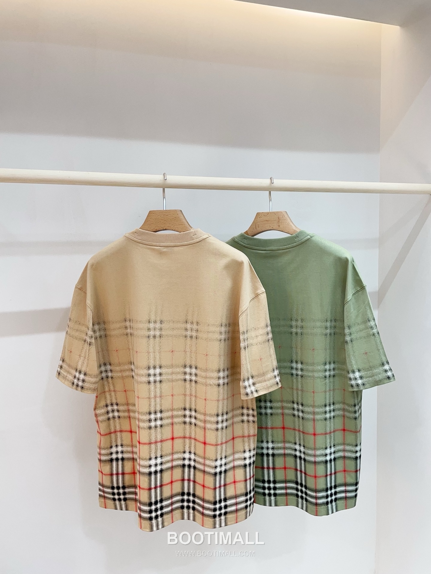 버버리 2026SS 코튼 그라데이션 체크 프린트 오버핏 반팔 티셔츠 Burberry 2026 SS Cotton Gradient Check Print Oversized Short Sleeve T Shirt 5