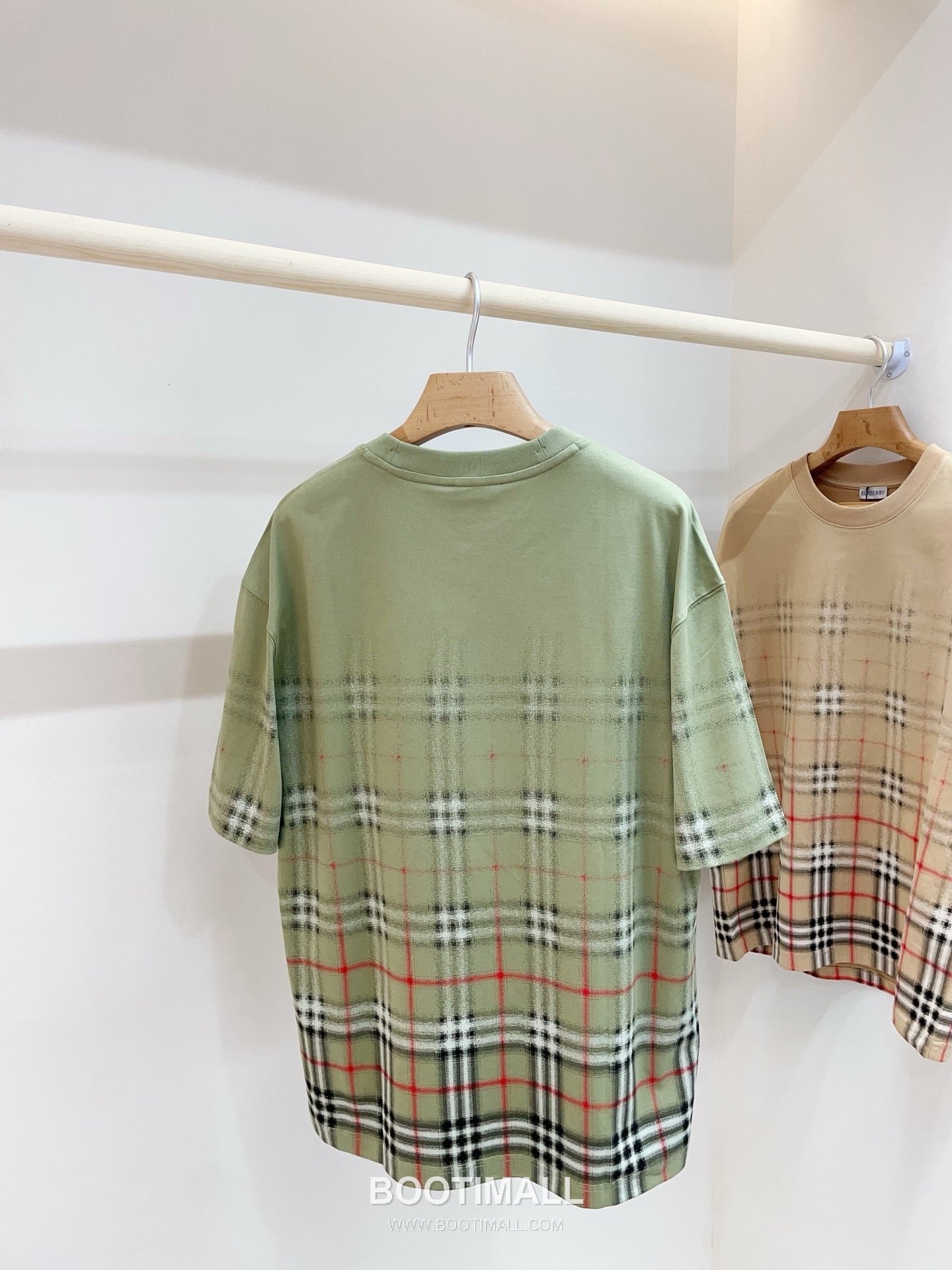 버버리 2026SS 코튼 그라데이션 체크 프린트 오버핏 반팔 티셔츠 Burberry 2026 SS Cotton Gradient Check Print Oversized Short Sleeve T Shirt 5