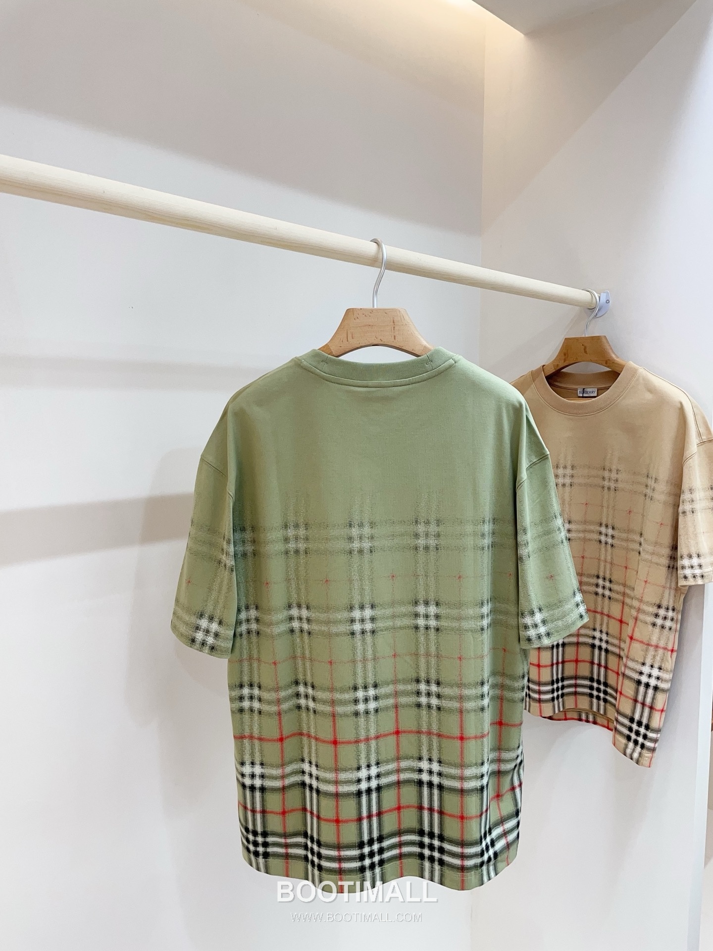 버버리 2026SS 코튼 그라데이션 체크 프린트 오버핏 반팔 티셔츠 Burberry 2026 SS Cotton Gradient Check Print Oversized Short Sleeve T Shirt 6