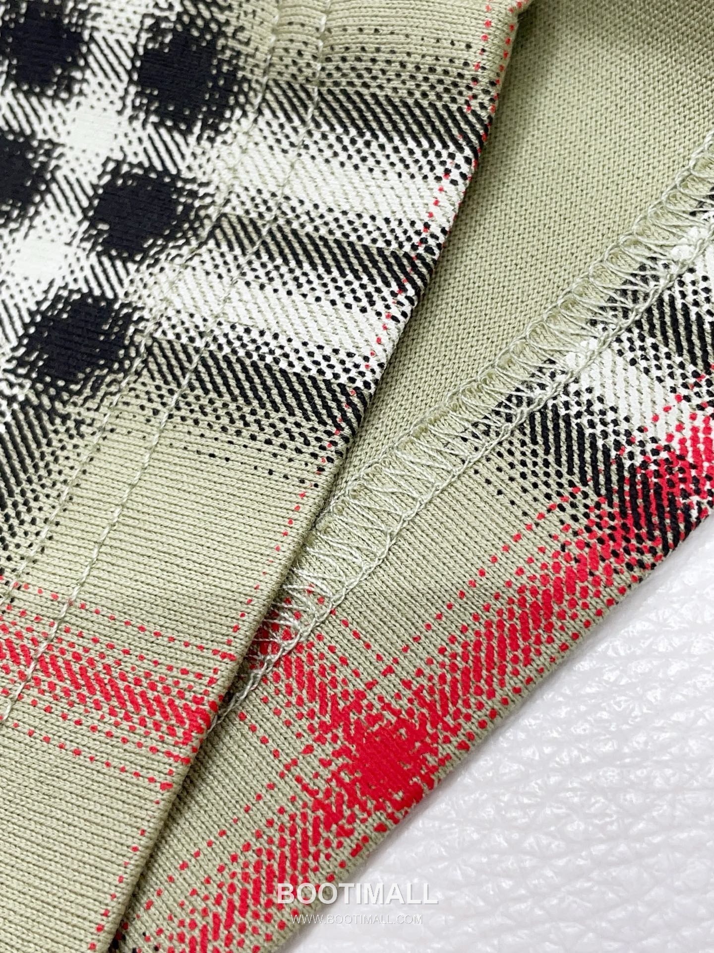 버버리 2026SS 코튼 그라데이션 체크 프린트 오버핏 반팔 티셔츠 Burberry 2026 SS Cotton Gradient Check Print Oversized Short Sleeve T Shirt 8