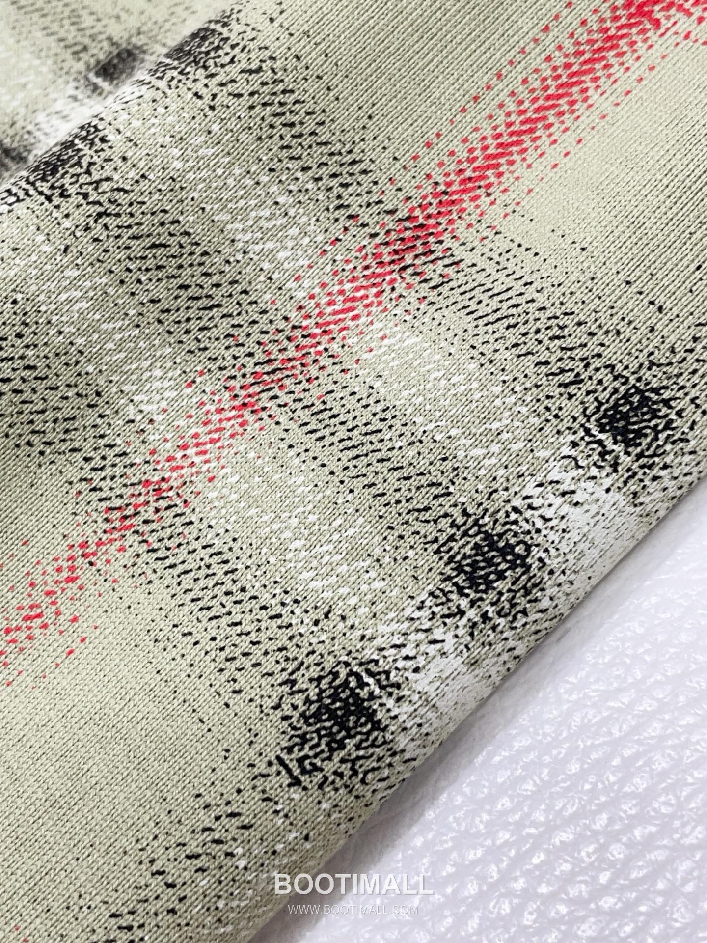 버버리 2026SS 코튼 그라데이션 체크 프린트 오버핏 반팔 티셔츠 Burberry 2026 SS Cotton Gradient Check Print Oversized Short Sleeve T Shirt 11