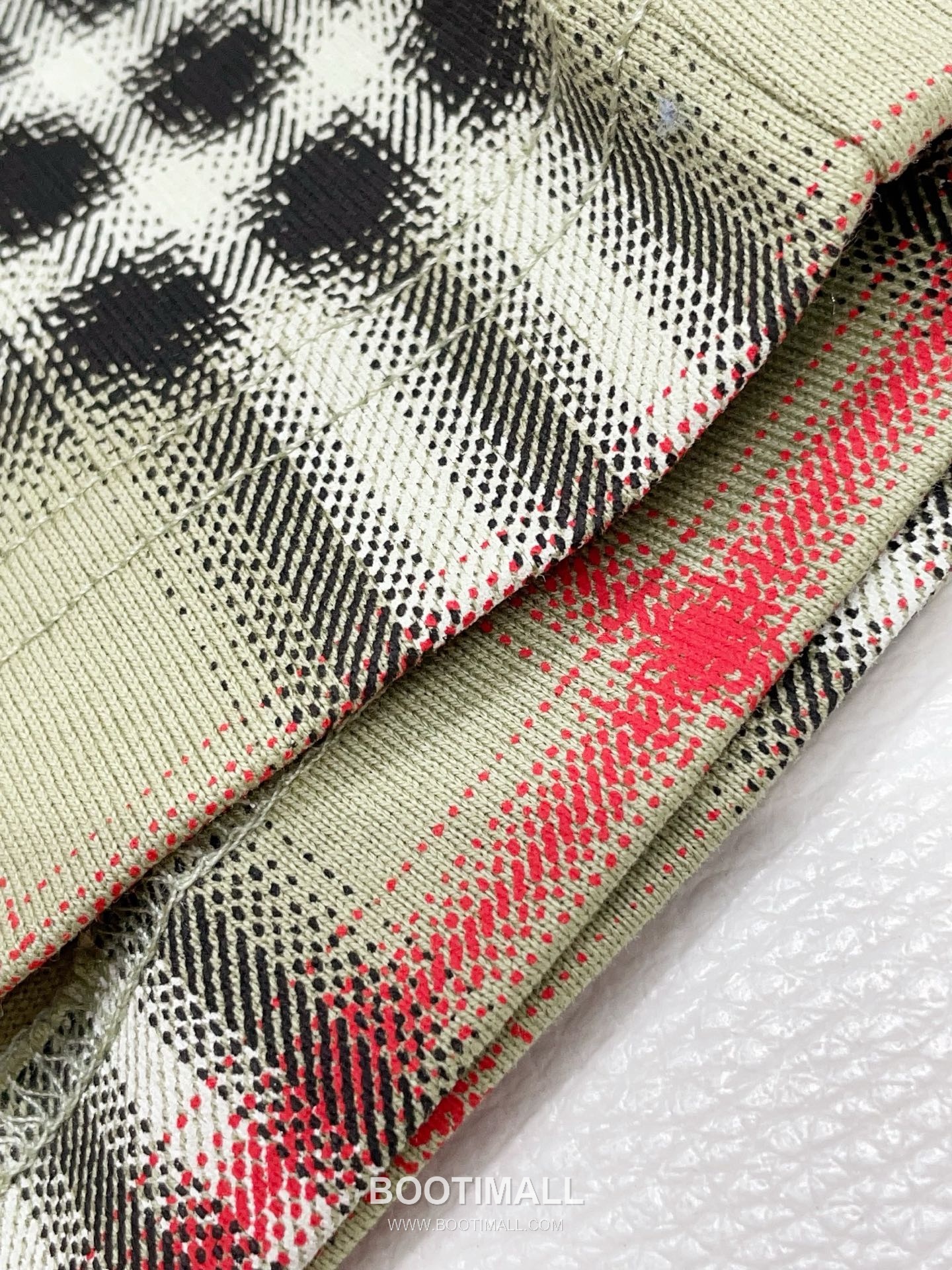 버버리 2026SS 코튼 그라데이션 체크 프린트 오버핏 반팔 티셔츠 Burberry 2026 SS Cotton Gradient Check Print Oversized Short Sleeve T Shirt 12