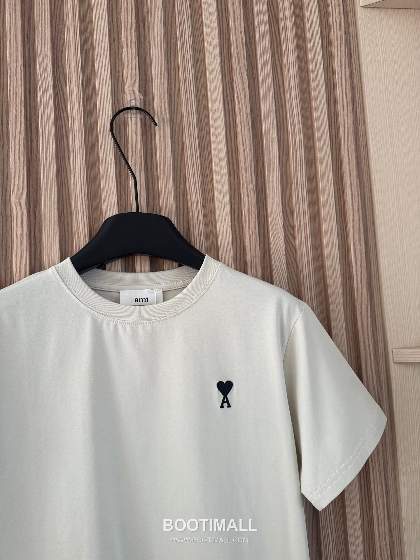 아미 2026SS 코튼 하트로고 자수 슬림핏 반팔 티셔츠 AMI 2026 SS Cotton Heart Logo Embroidered Slim Fit Short Sleeve T Shirt 21