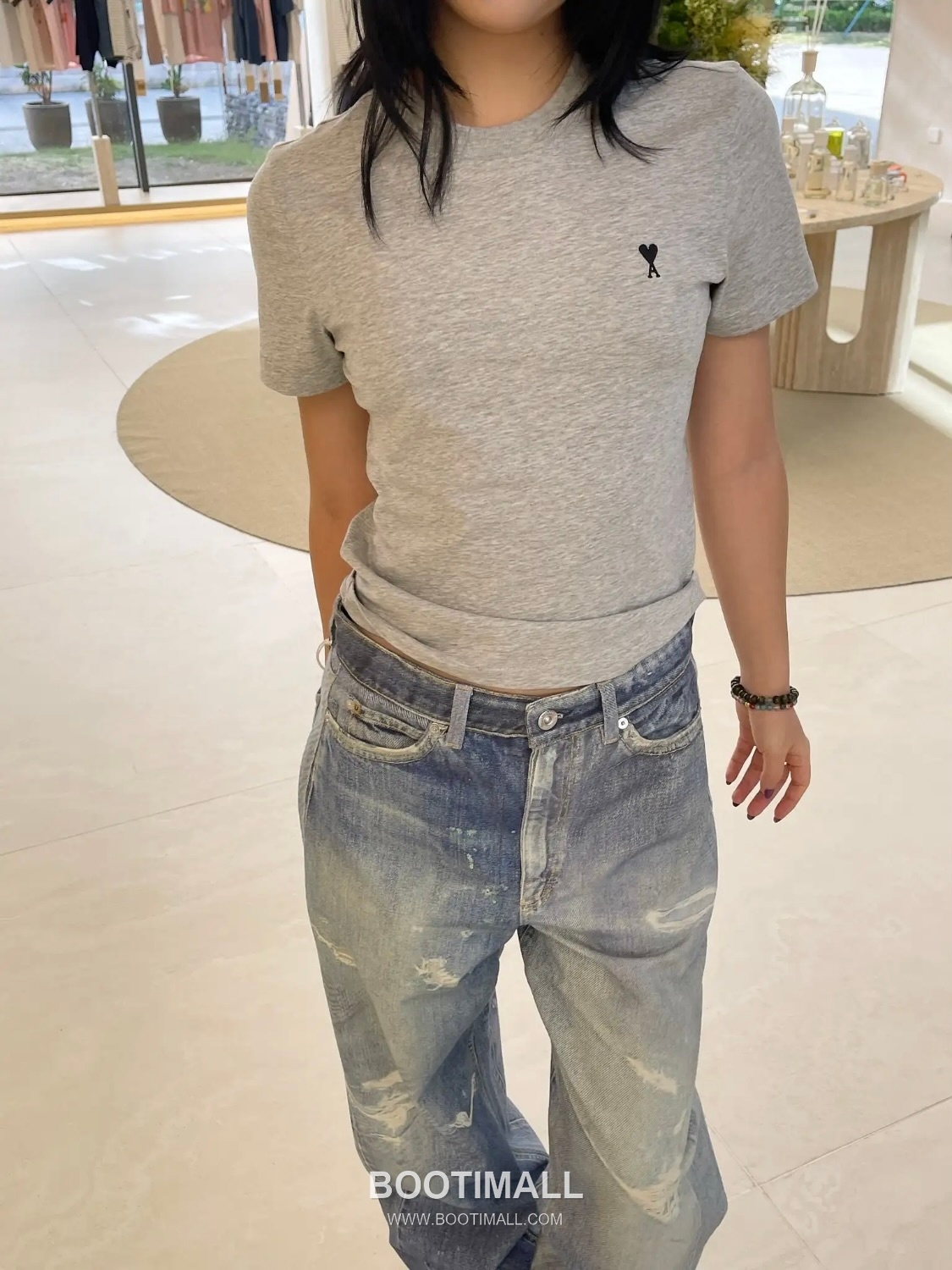 아미 2026SS 코튼 하트로고 자수 슬림핏 반팔 티셔츠 AMI 2026 SS Cotton Heart Logo Embroidered Slim Fit Short Sleeve T Shirt 26