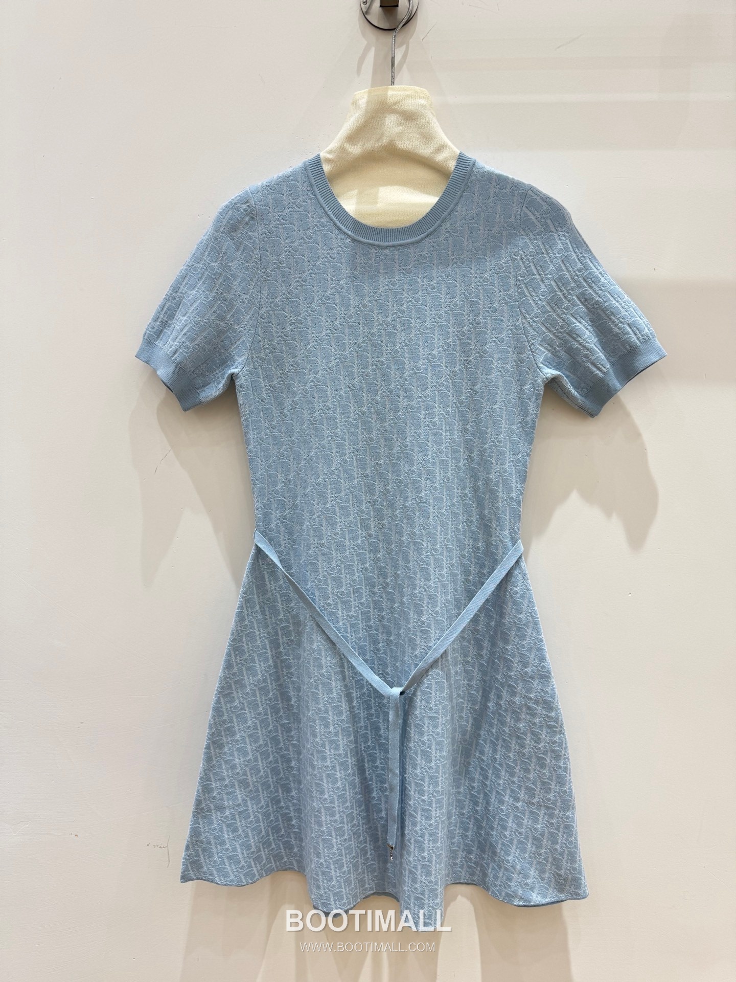 디올 2026SS 울혼방 오블리크 자카드 로고 슬림핏 A라인 반팔 니트 원피스 Dior 2026 SS Wool Blend Oblique Jacquard Logo Slim Fit A Line Short Sleeve Knit Dress 1