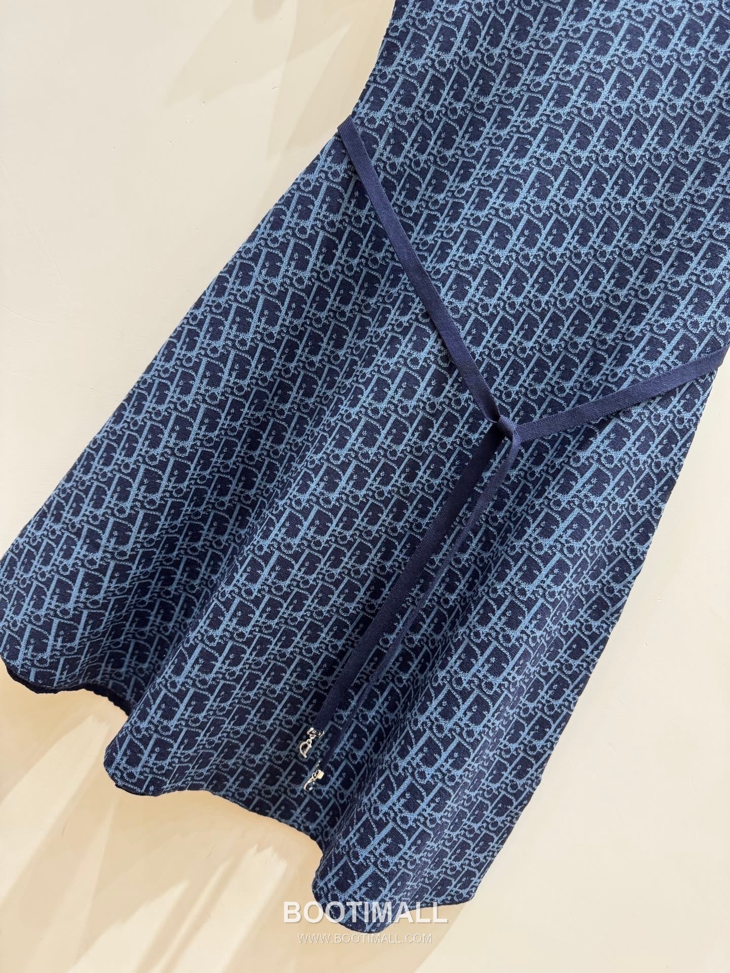 디올 2026SS 울혼방 오블리크 자카드 로고 슬림핏 A라인 반팔 니트 원피스 Dior 2026 SS Wool Blend Oblique Jacquard Logo Slim Fit A Line Short Sleeve Knit Dress 11