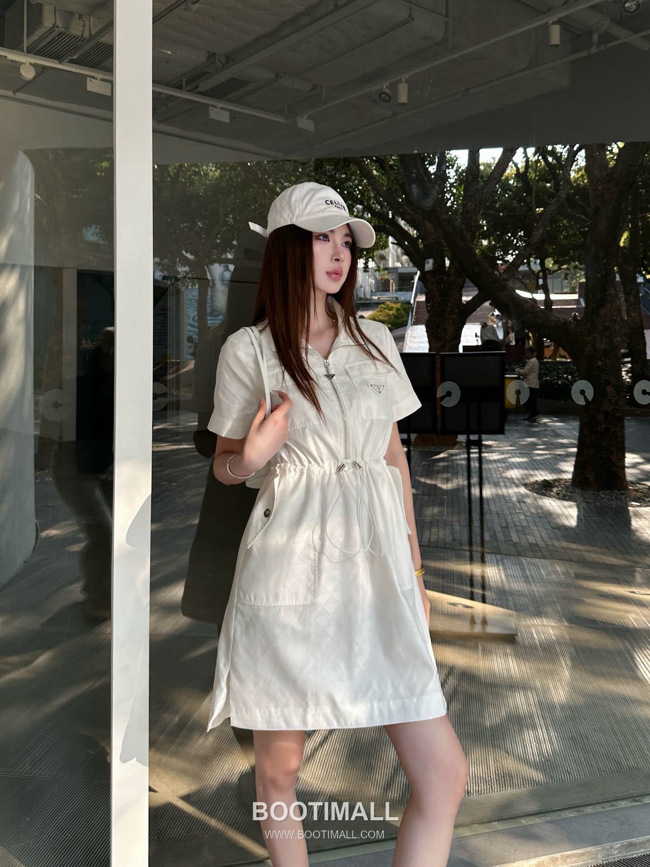 프라다 2026SS 리나일론 삼각자카드 로고 하프집업 폴로카라 A라인 반팔 원피스 Prada 2026 SS Re Nylon Triangle Jacquard Logo Half Zip Polo Collar A Line Short Sleeve Dress 1