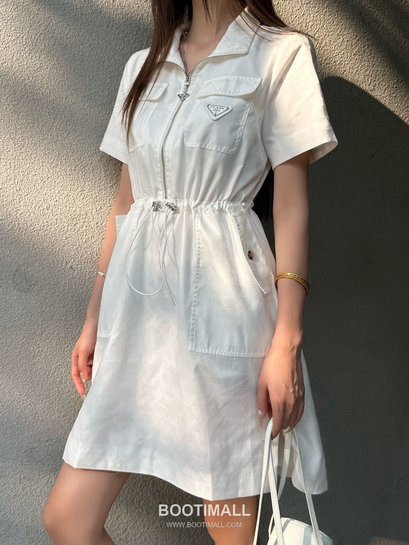 프라다 2026SS 리나일론 삼각자카드 로고 하프집업 폴로카라 A라인 반팔 원피스 Prada 2026 SS Re Nylon Triangle Jacquard Logo Half Zip Polo Collar A Line Short Sleeve Dress 6