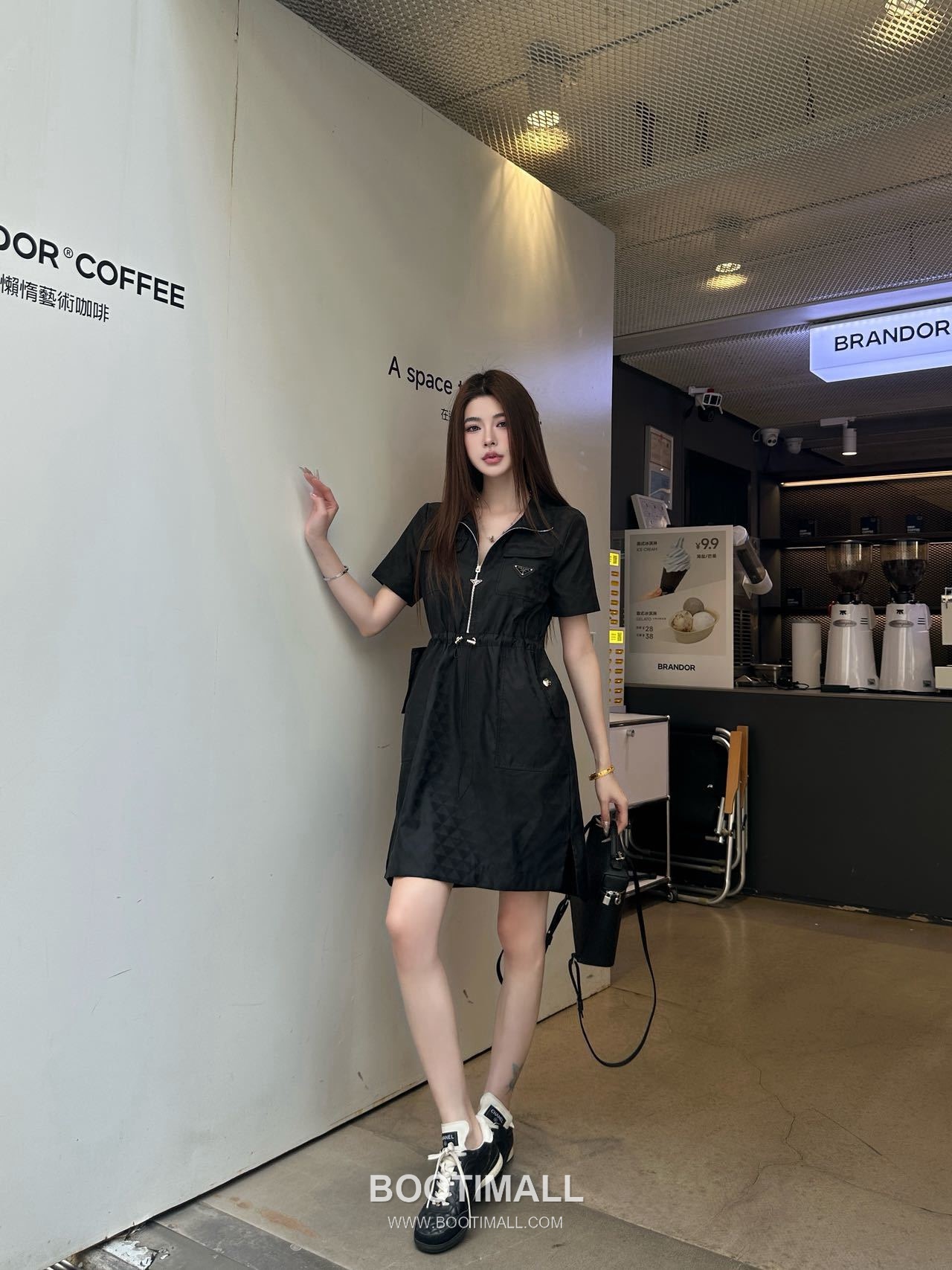 프라다 2026SS 리나일론 삼각자카드 로고 하프집업 폴로카라 A라인 반팔 원피스 Prada 2026 SS Re Nylon Triangle Jacquard Logo Half Zip Polo Collar A Line Short Sleeve Dress 2