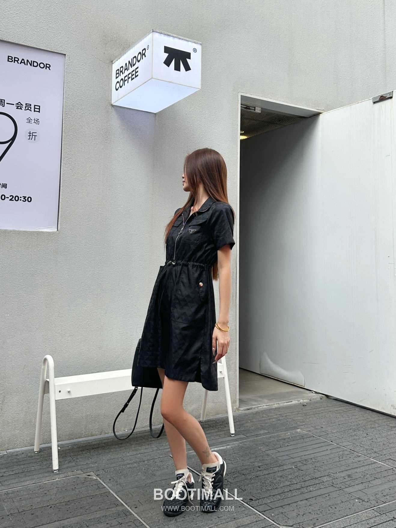 프라다 2026SS 리나일론 삼각자카드 로고 하프집업 폴로카라 A라인 반팔 원피스 Prada 2026 SS Re Nylon Triangle Jacquard Logo Half Zip Polo Collar A Line Short Sleeve Dress 3