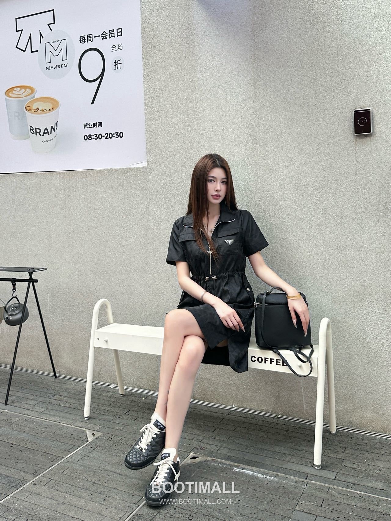 프라다 2026SS 리나일론 삼각자카드 로고 하프집업 폴로카라 A라인 반팔 원피스 Prada 2026 SS Re Nylon Triangle Jacquard Logo Half Zip Polo Collar A Line Short Sleeve Dress 5