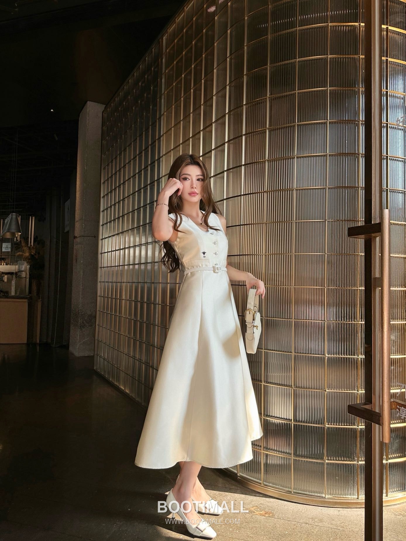 디올 2026SS 비스코스 혼방 비 로고자수 V넥 벨티드 하이웨스트 A라인 민소매 롱 원피스 Dior 2026 SS Viscose Blend Bee Logo Embroidered V Neck Belted High Waist A Line Sleeveless Long Dress 2