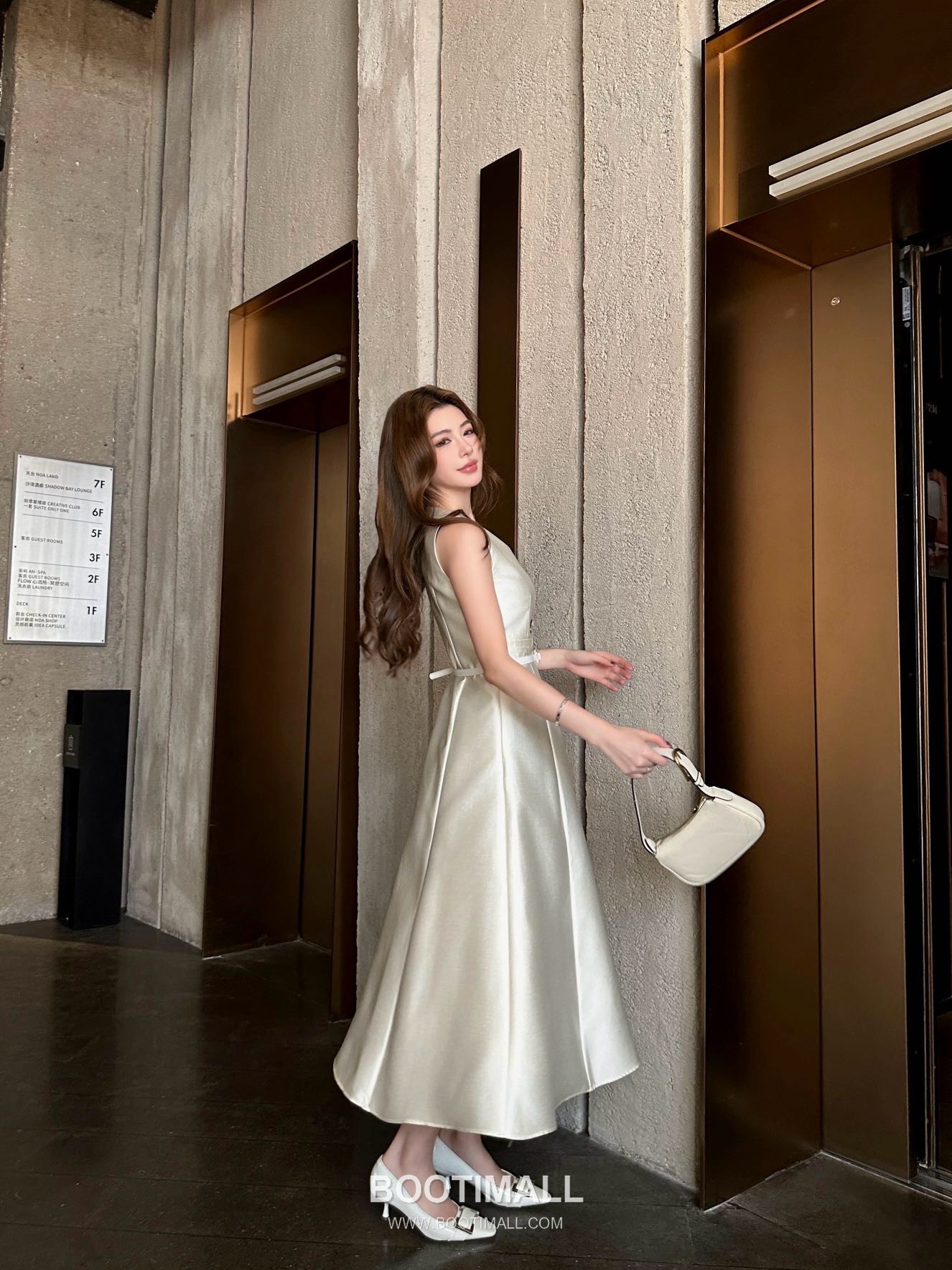 디올 2026SS 비스코스 혼방 비 로고자수 V넥 벨티드 하이웨스트 A라인 민소매 롱 원피스 Dior 2026 SS Viscose Blend Bee Logo Embroidered V Neck Belted High Waist A Line Sleeveless Long Dress 9