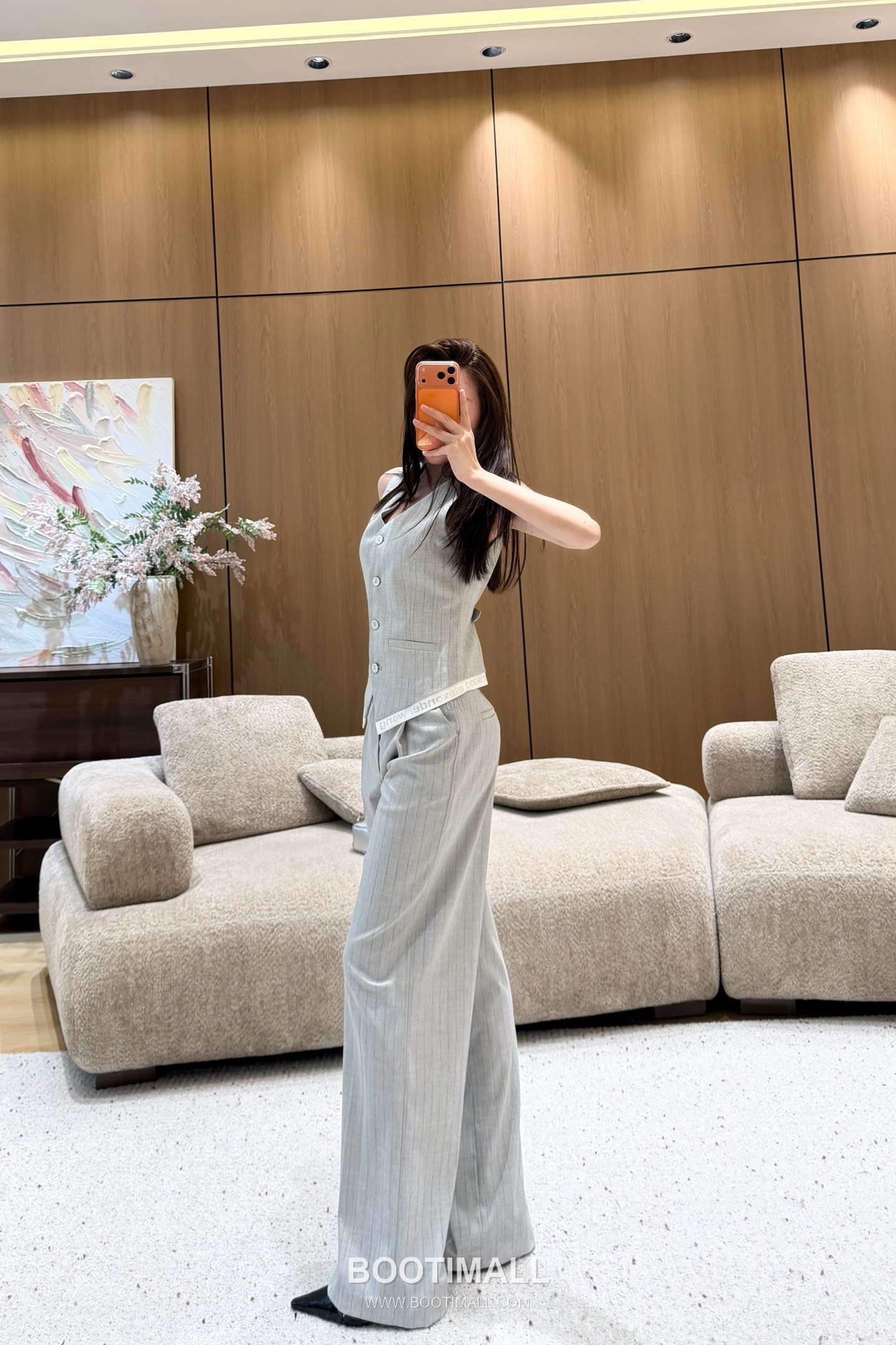 알렉산더왕 2026SS 폴리혼방 스트라이프 로고자수 싱글버튼 베스트 와이드팬츠 셋업 Alexander Wang 2026 SS Polyester Blend Stripe Logo Embroidered Single Button Vest Wide Pants Set 1