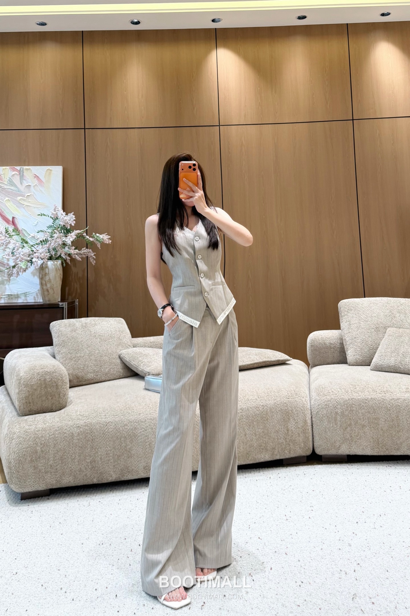 알렉산더왕 2026SS 폴리혼방 스트라이프 로고자수 싱글버튼 베스트 와이드팬츠 셋업 Alexander Wang 2026 SS Polyester Blend Stripe Logo Embroidered Single Button Vest Wide Pants Set 1