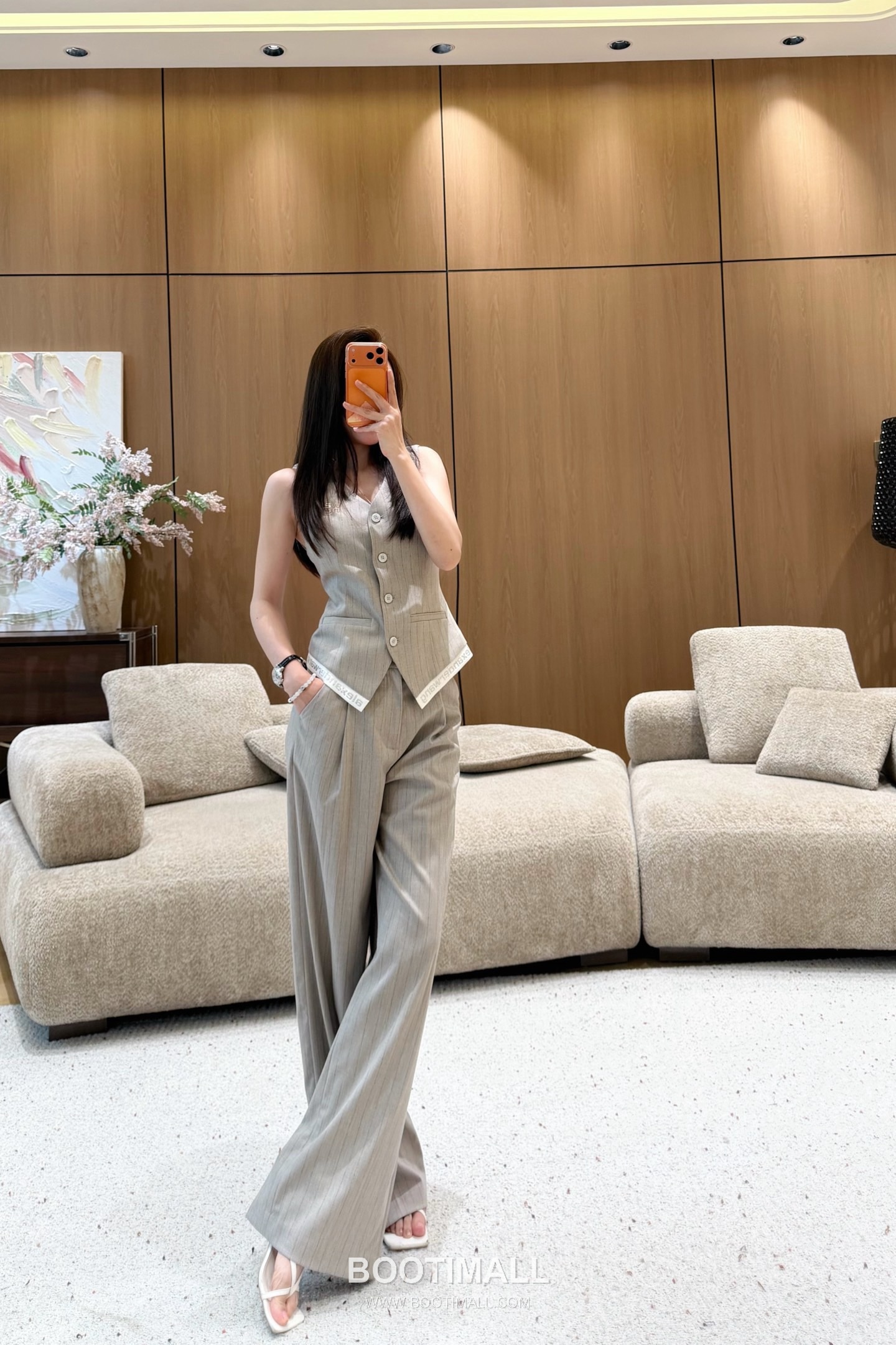 알렉산더왕 2026SS 폴리혼방 스트라이프 로고자수 싱글버튼 베스트 와이드팬츠 셋업 Alexander Wang 2026 SS Polyester Blend Stripe Logo Embroidered Single Button Vest Wide Pants Set 2