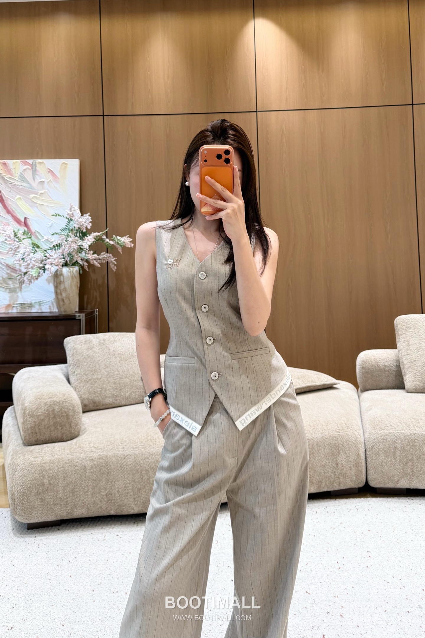 알렉산더왕 2026SS 폴리혼방 스트라이프 로고자수 싱글버튼 베스트 와이드팬츠 셋업 Alexander Wang 2026 SS Polyester Blend Stripe Logo Embroidered Single Button Vest Wide Pants Set 3