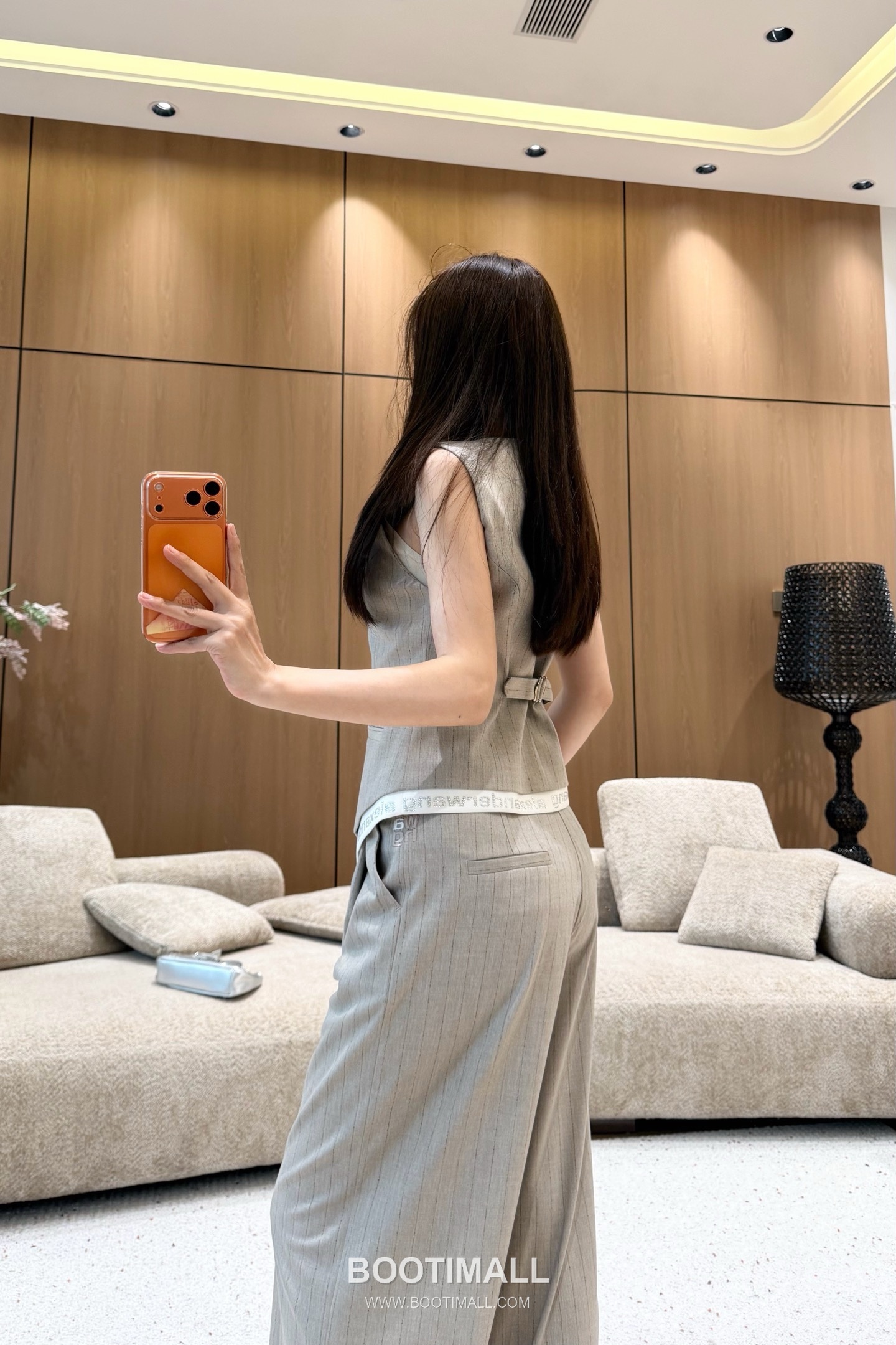 알렉산더왕 2026SS 폴리혼방 스트라이프 로고자수 싱글버튼 베스트 와이드팬츠 셋업 Alexander Wang 2026 SS Polyester Blend Stripe Logo Embroidered Single Button Vest Wide Pants Set 5