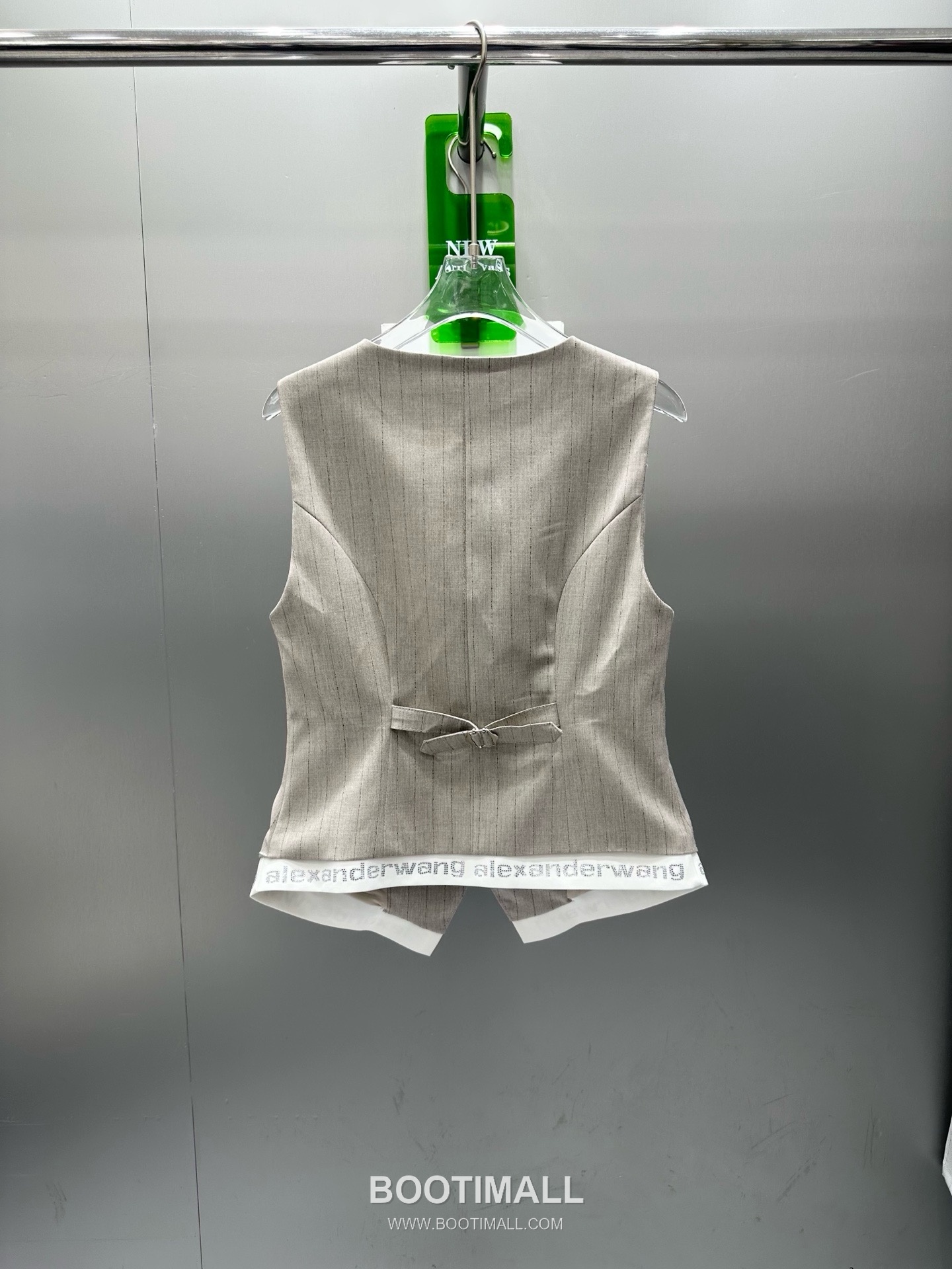 알렉산더왕 2026SS 폴리혼방 스트라이프 로고자수 싱글버튼 베스트 와이드팬츠 셋업 Alexander Wang 2026 SS Polyester Blend Stripe Logo Embroidered Single Button Vest Wide Pants Set 16