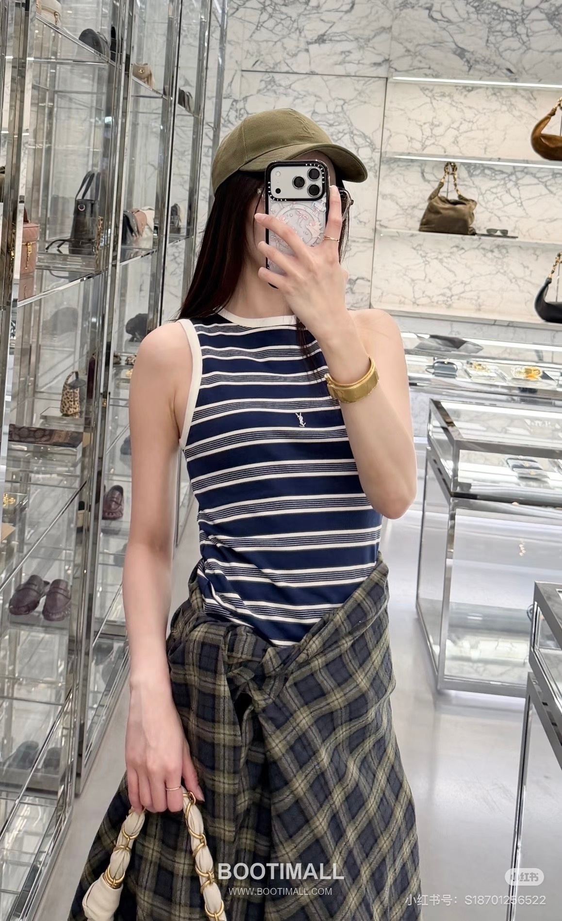 생로랑 2026SS 텐셀 니트 스트라이프 YSL로고 자수 루즈핏 슬리브리스 니트 베스트 Saint Laurent 2026 SS Tencel Knit Stripe YSL Logo Embroidery Loose Fit Sleeveless Knit Vest 1