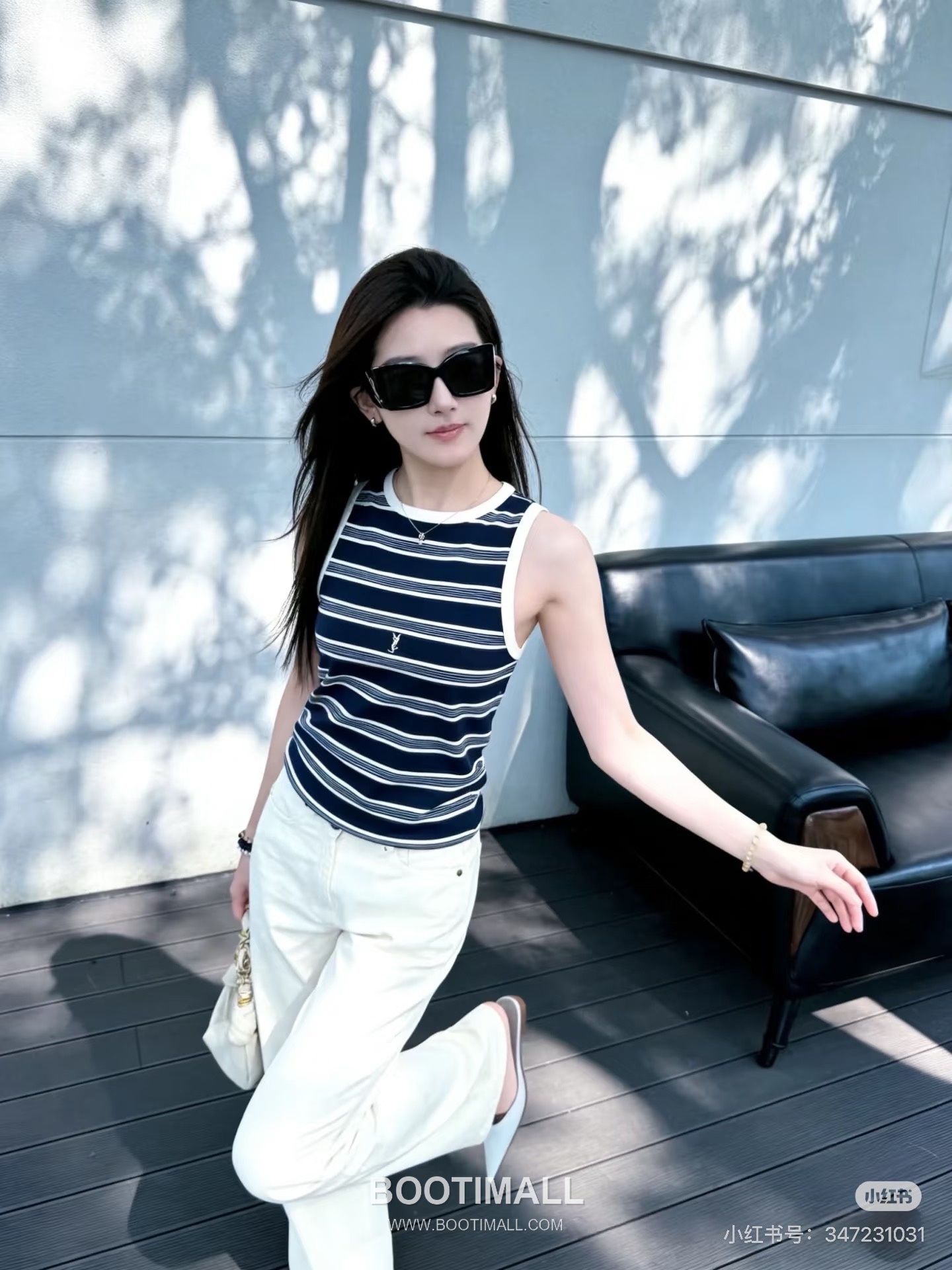 생로랑 2026SS 텐셀 니트 스트라이프 YSL로고 자수 루즈핏 슬리브리스 니트 베스트 Saint Laurent 2026 SS Tencel Knit Stripe YSL Logo Embroidery Loose Fit Sleeveless Knit Vest 5