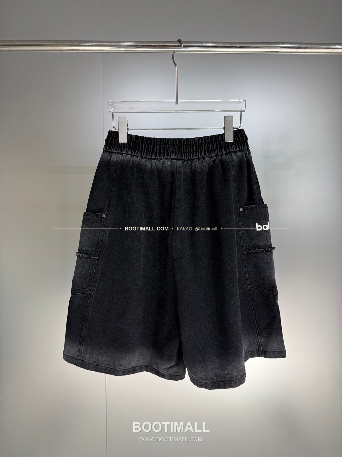 발렌시아가 2026SS 워싱코튼 로고 레귤러핏 썸머 쇼츠 Balenciaga 2026 SS Washed Cotton Logo Regular Fit Summer Shorts 2