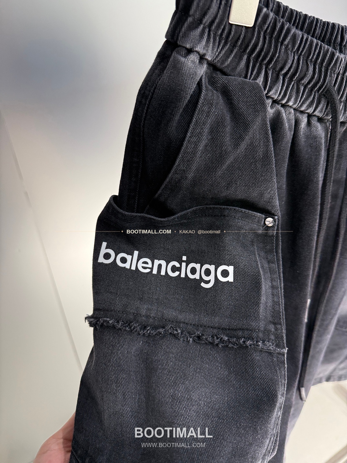 발렌시아가 2026SS 워싱코튼 로고 레귤러핏 썸머 쇼츠 Balenciaga 2026 SS Washed Cotton Logo Regular Fit Summer Shorts 5