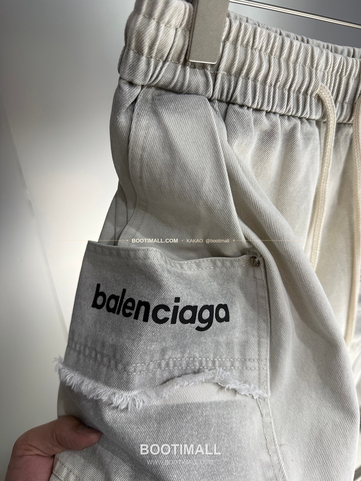 발렌시아가 2026SS 워싱코튼 로고 레귤러핏 썸머 쇼츠 Balenciaga 2026 SS Washed Cotton Logo Regular Fit Summer Shorts 5