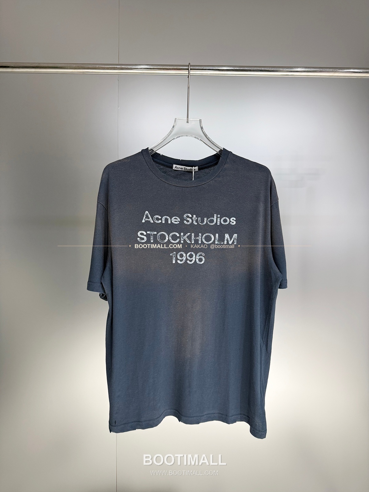 아크네스튜디오 1996 로고 워싱코튼 루즈핏 롱슬리브 티셔츠 Acne Studios 1996 Logo Washed Cotton Loose Fit Long Sleeve T-Shirt 1