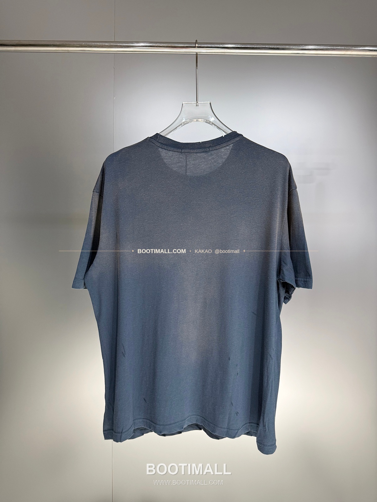 아크네스튜디오 1996 로고 워싱코튼 루즈핏 롱슬리브 티셔츠 Acne Studios 1996 Logo Washed Cotton Loose Fit Long Sleeve T-Shirt 2