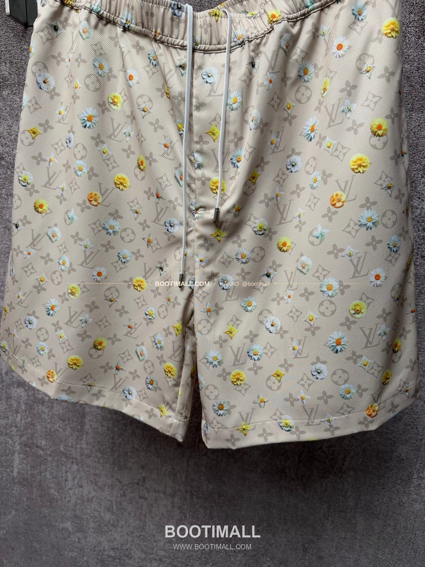 루이비통 2026SS 실크 모노그램 데이지 프린트 레귤러핏 쇼츠 Louis Vuitton 2026 SS Silk Monogram Daisy Print Regular Fit Shorts 5