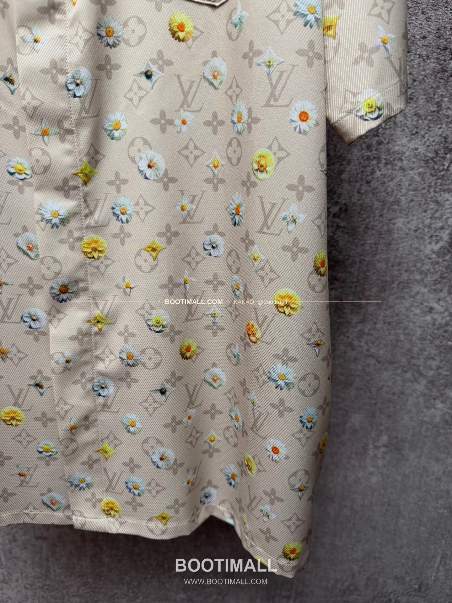 루이비통 2026SS 실크 모노그램 데이지 프린트 레귤러핏 반팔 셔츠 Louis Vuitton 2026 SS Silk Monogram Daisy Print Regular Fit Short Sleeve Shirt 6