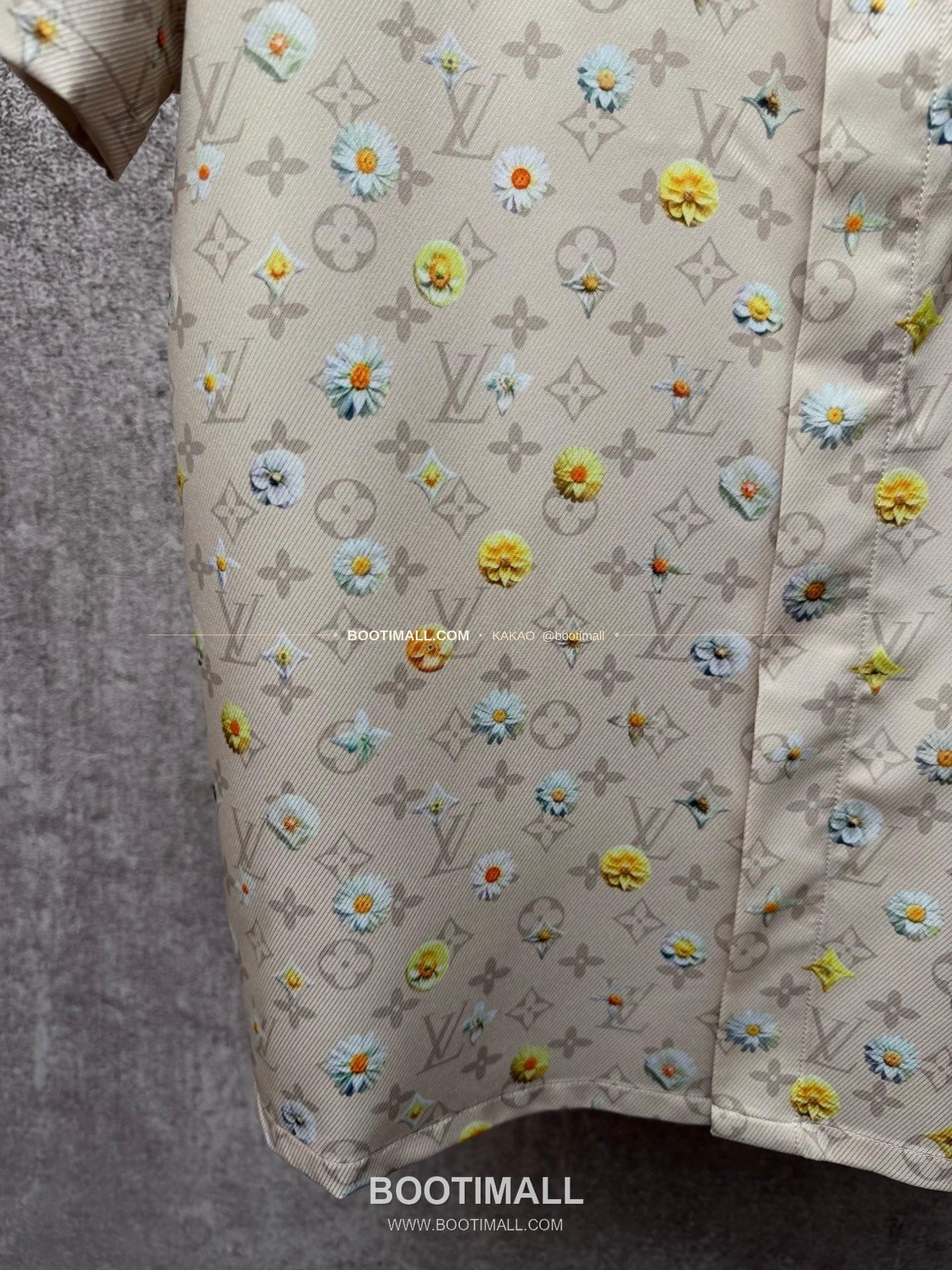 루이비통 2026SS 실크 모노그램 데이지 프린트 레귤러핏 반팔 셔츠 Louis Vuitton 2026 SS Silk Monogram Daisy Print Regular Fit Short Sleeve Shirt 7