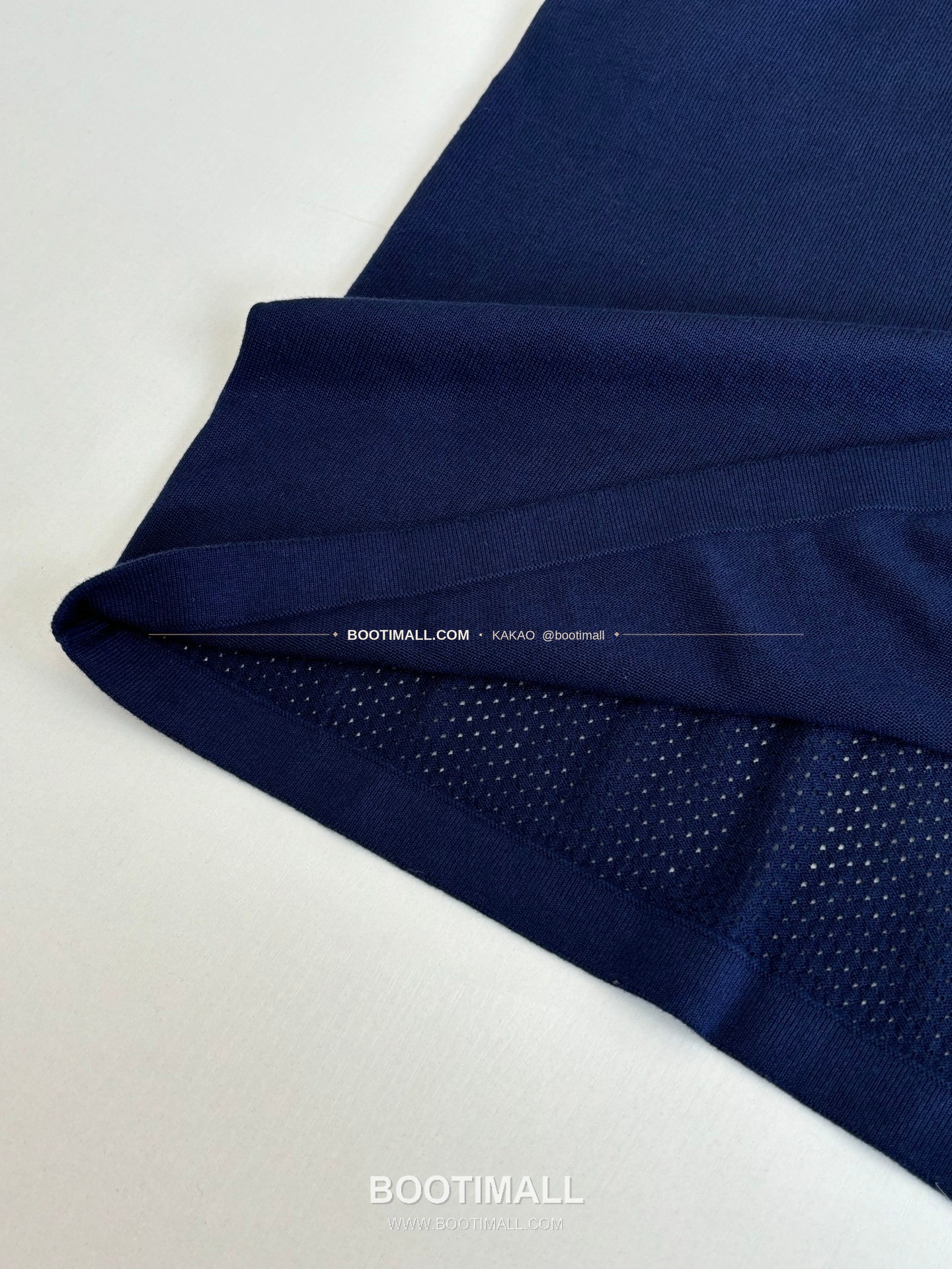 루이비통 2026SS 메쉬 자카드 로고 레귤러핏 반팔 티셔츠 Louis Vuitton 2026 SS Mesh Jacquard Logo Regular Fit T-Shirt 9