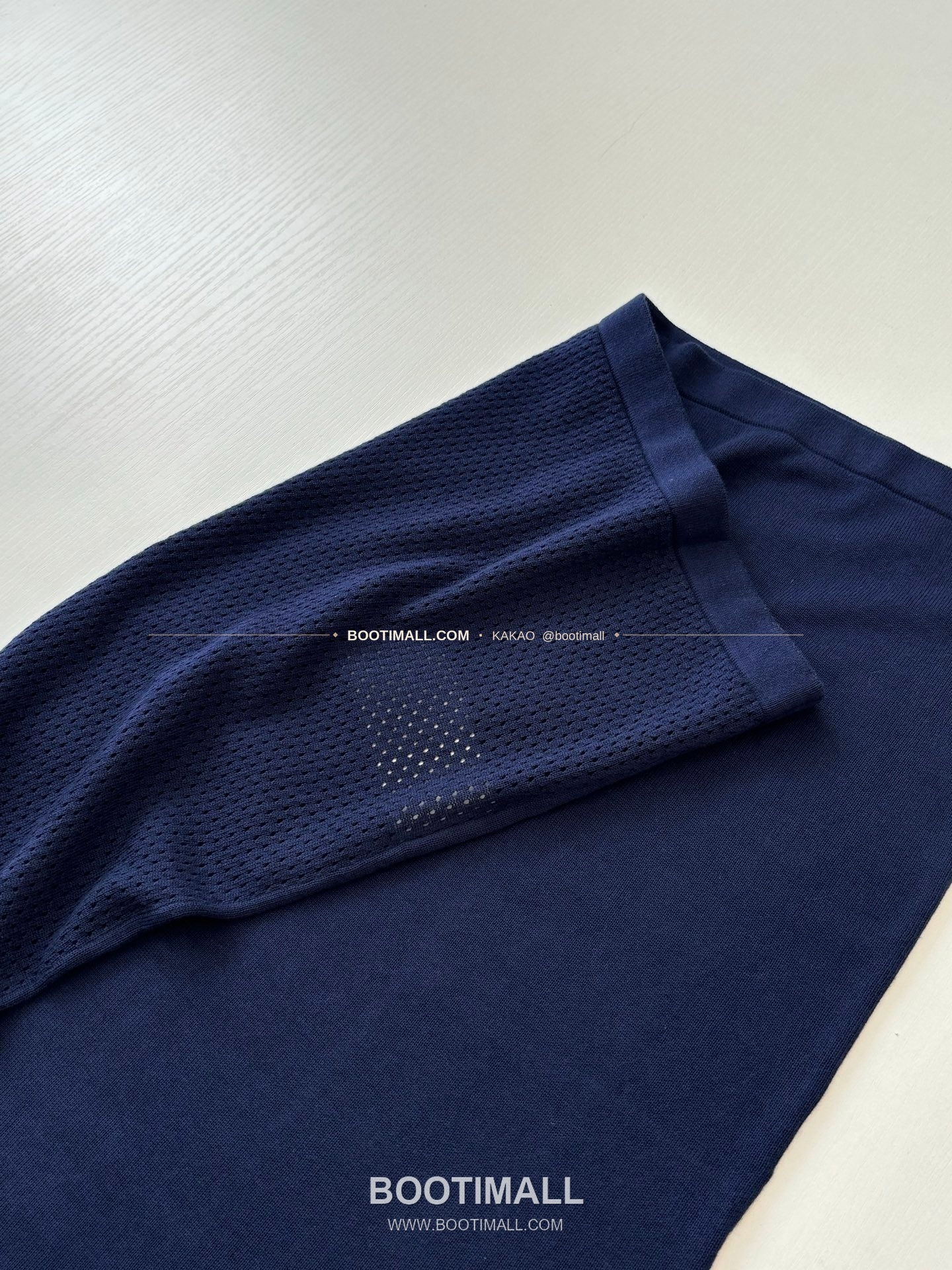 루이비통 2026SS 메쉬 자카드 로고 레귤러핏 반팔 티셔츠 Louis Vuitton 2026 SS Mesh Jacquard Logo Regular Fit T-Shirt 11