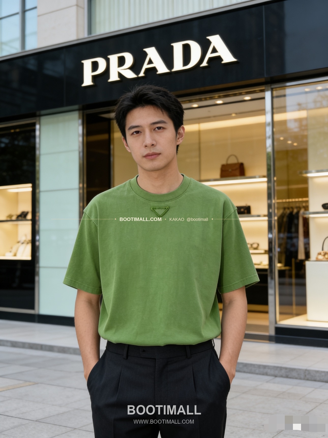 프라다 2026SS 워싱코튼 삼각로고 루즈핏 반팔 티셔츠 Prada 2026 SS Washed Cotton Triangle Logo Loose Fit T-Shirt 4