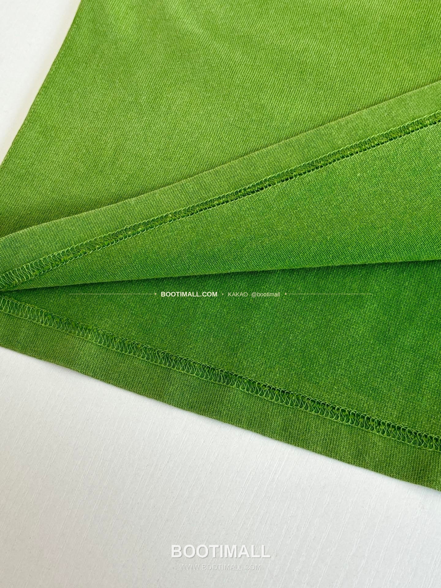 프라다 2026SS 워싱코튼 삼각로고 루즈핏 반팔 티셔츠 Prada 2026 SS Washed Cotton Triangle Logo Loose Fit T-Shirt 11