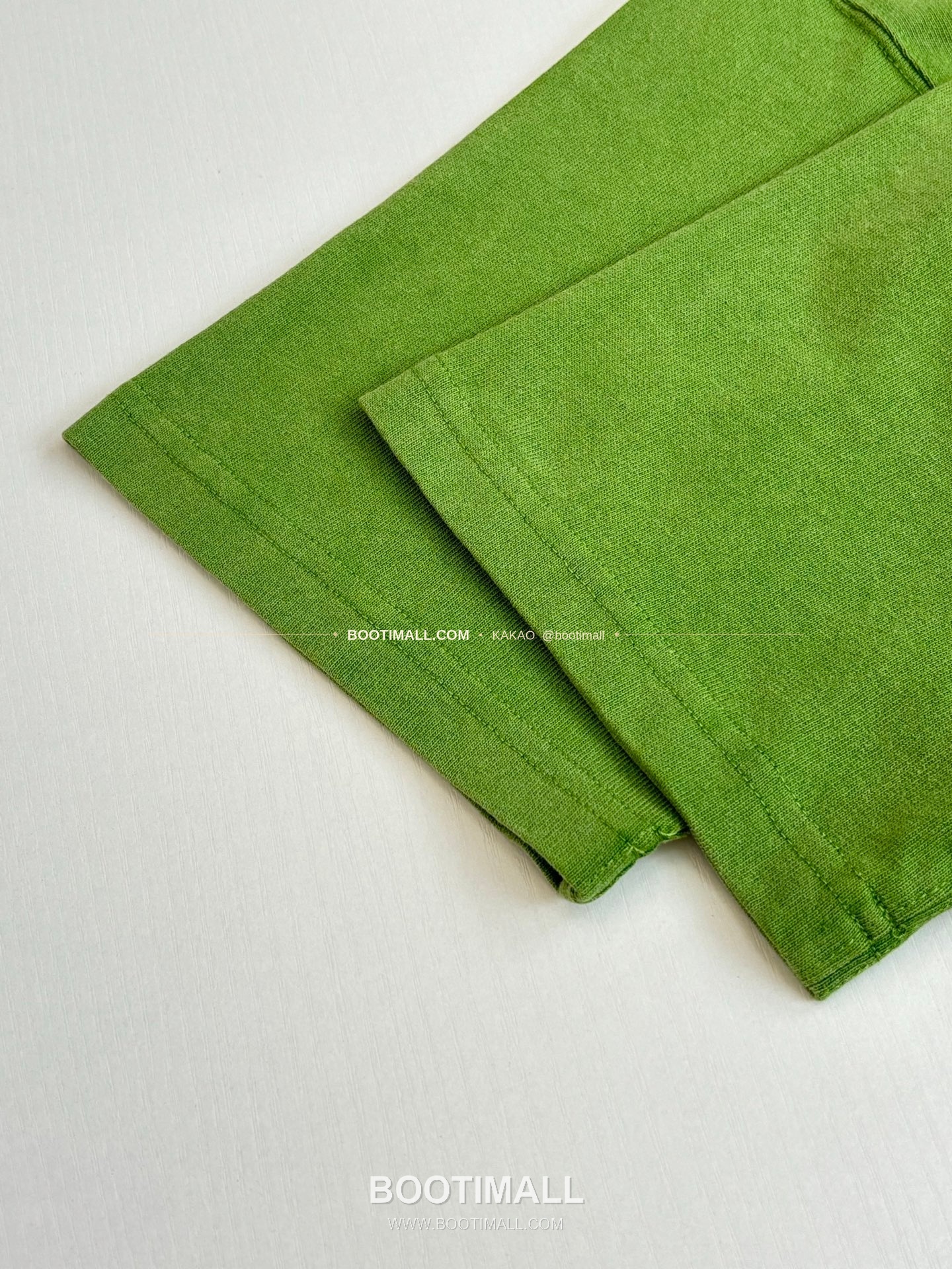 프라다 2026SS 워싱코튼 삼각로고 루즈핏 반팔 티셔츠 Prada 2026 SS Washed Cotton Triangle Logo Loose Fit T-Shirt 12