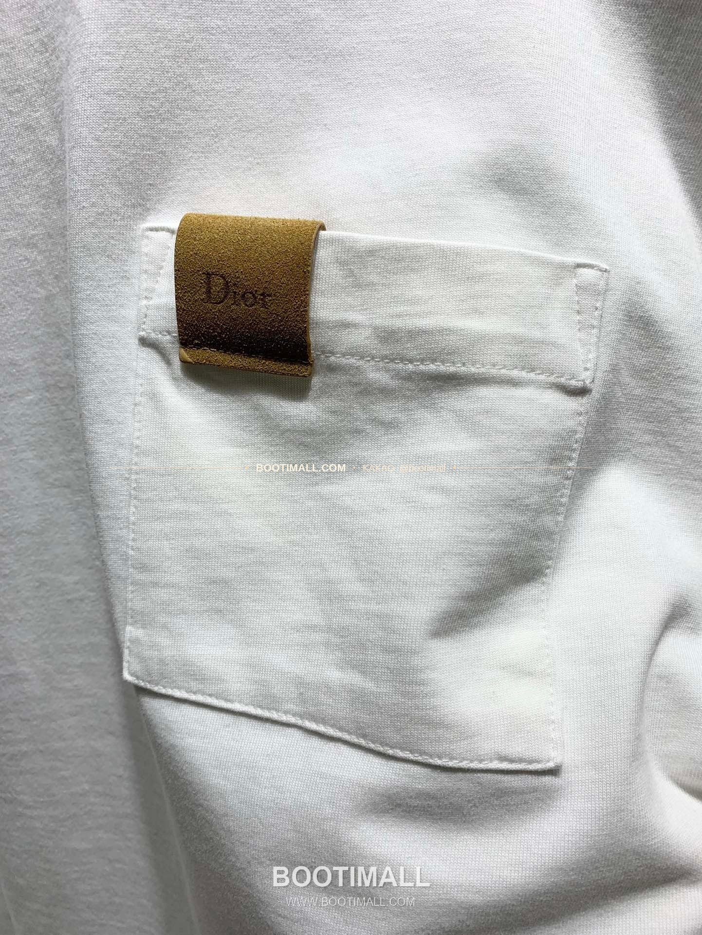디올 워싱코튼 레더패치 포켓 레귤러핏 반팔 티셔츠 Dior Washed Cotton Leather Patch Pocket Regular Fit T-Shirt 3