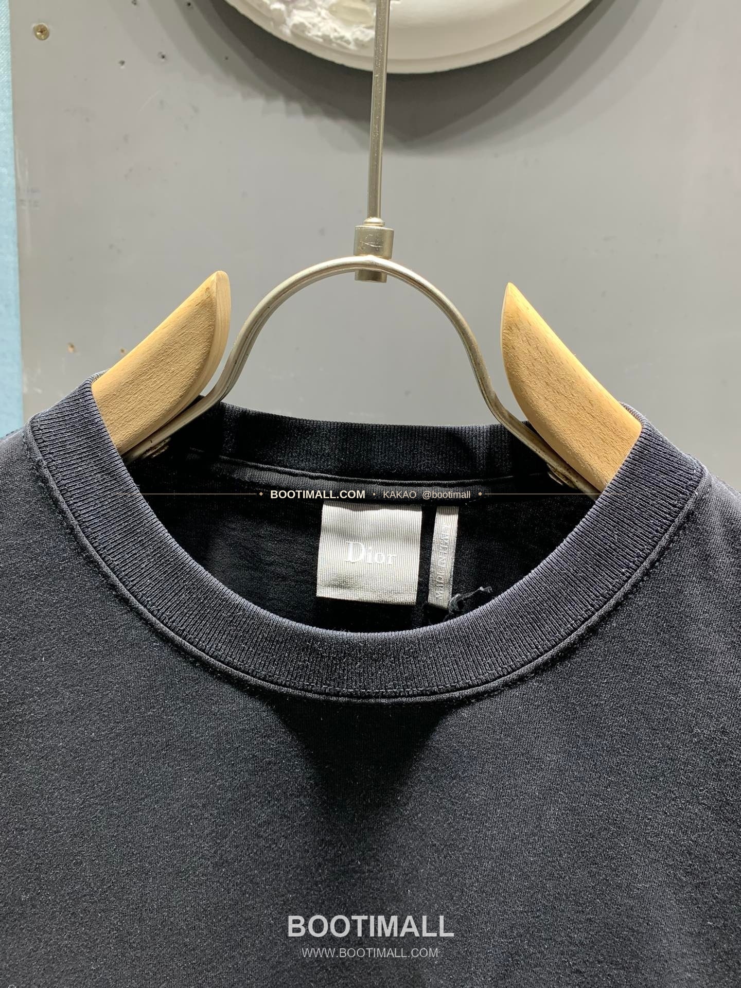 디올 워싱코튼 레더패치 포켓 레귤러핏 반팔 티셔츠 Dior Washed Cotton Leather Patch Pocket Regular Fit T-Shirt 5