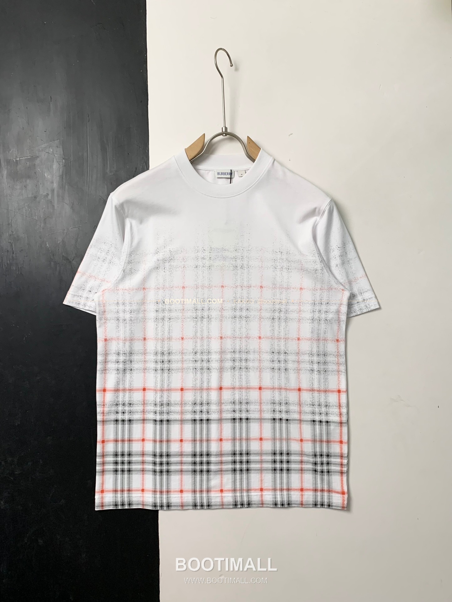 버버리 워싱코튼 그라데이션 체크 레귤러핏 반팔 티셔츠 Burberry Washed Cotton Gradient Check Regular Fit T-Shirt 3