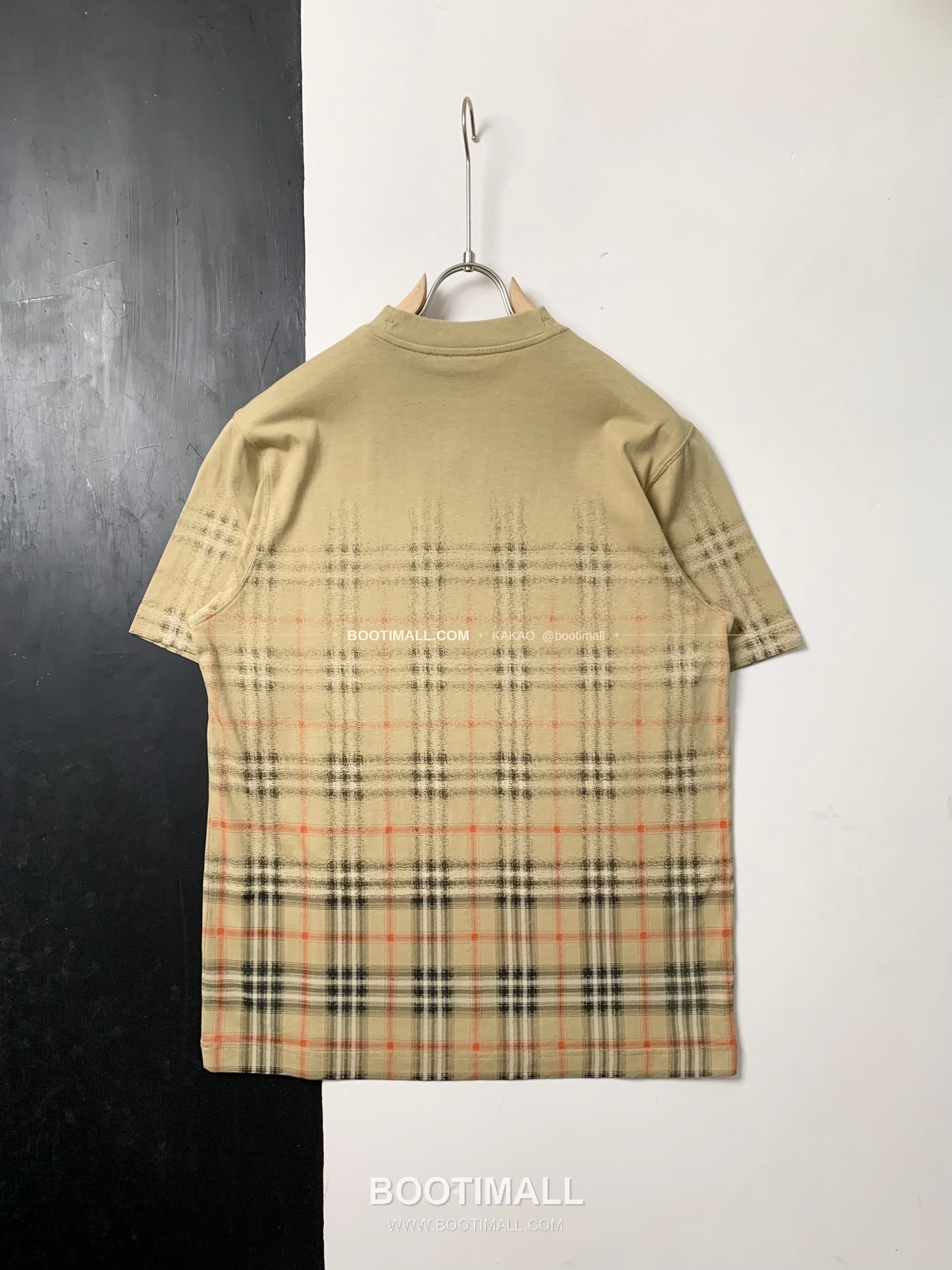 버버리 워싱코튼 그라데이션 체크 레귤러핏 반팔 티셔츠 Burberry Washed Cotton Gradient Check Regular Fit T-Shirt 6