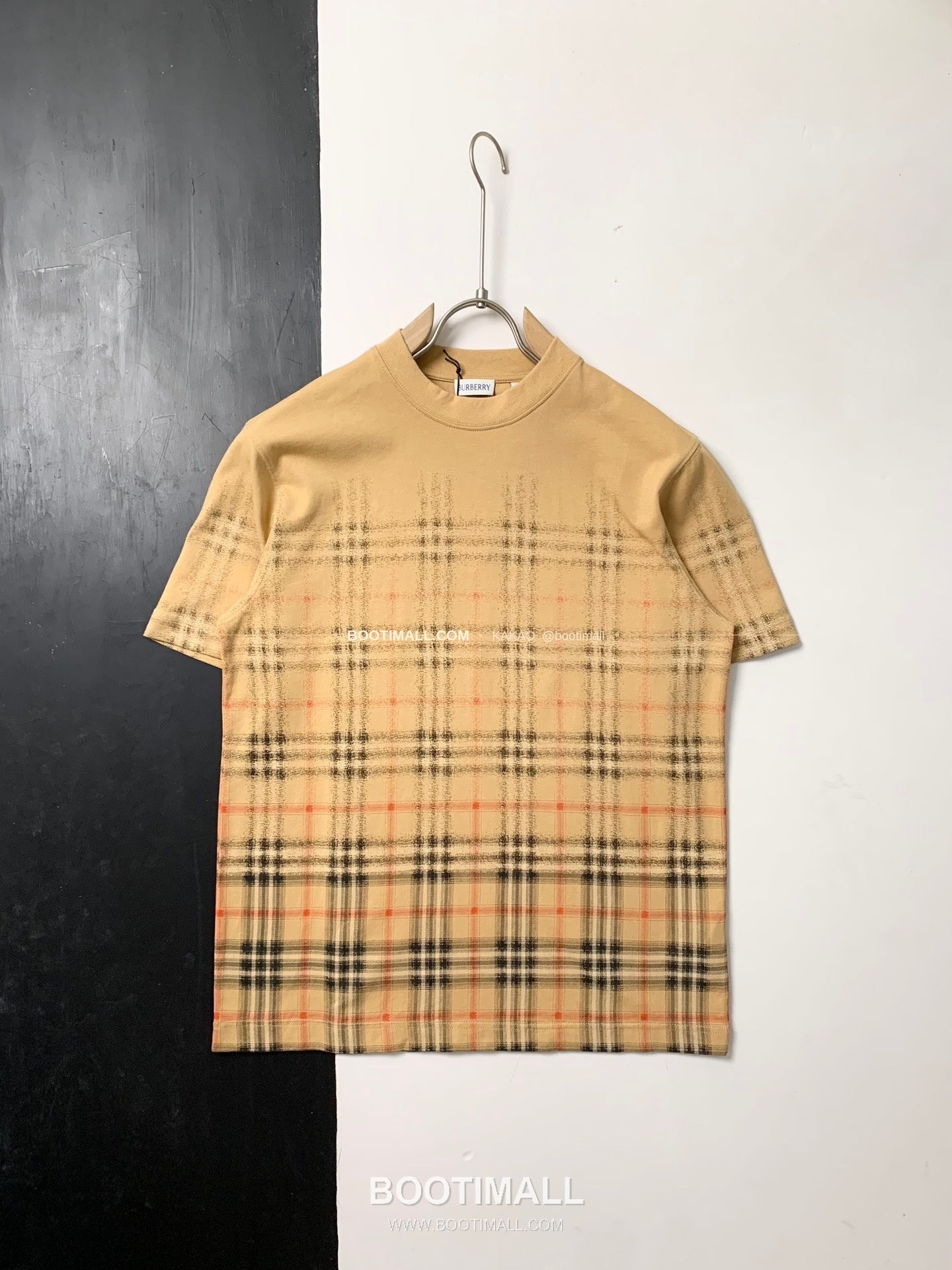 버버리 워싱코튼 그라데이션 체크 레귤러핏 반팔 티셔츠 Burberry Washed Cotton Gradient Check Regular Fit T-Shirt 7
