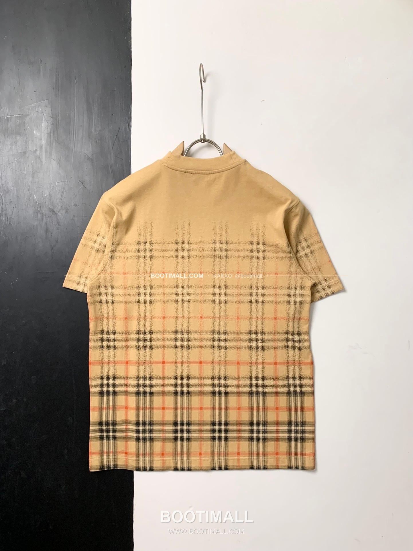 버버리 워싱코튼 그라데이션 체크 레귤러핏 반팔 티셔츠 Burberry Washed Cotton Gradient Check Regular Fit T-Shirt 8