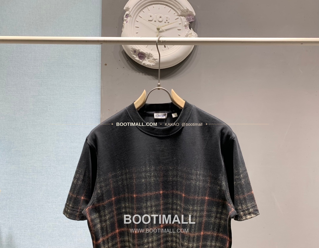 버버리 워싱코튼 그라데이션 체크 레귤러핏 반팔 티셔츠 Burberry Washed Cotton Gradient Check Regular Fit T-Shirt 11