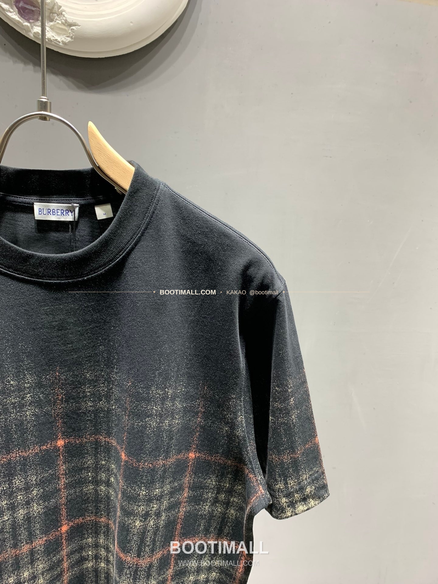 버버리 워싱코튼 그라데이션 체크 레귤러핏 반팔 티셔츠 Burberry Washed Cotton Gradient Check Regular Fit T-Shirt 13