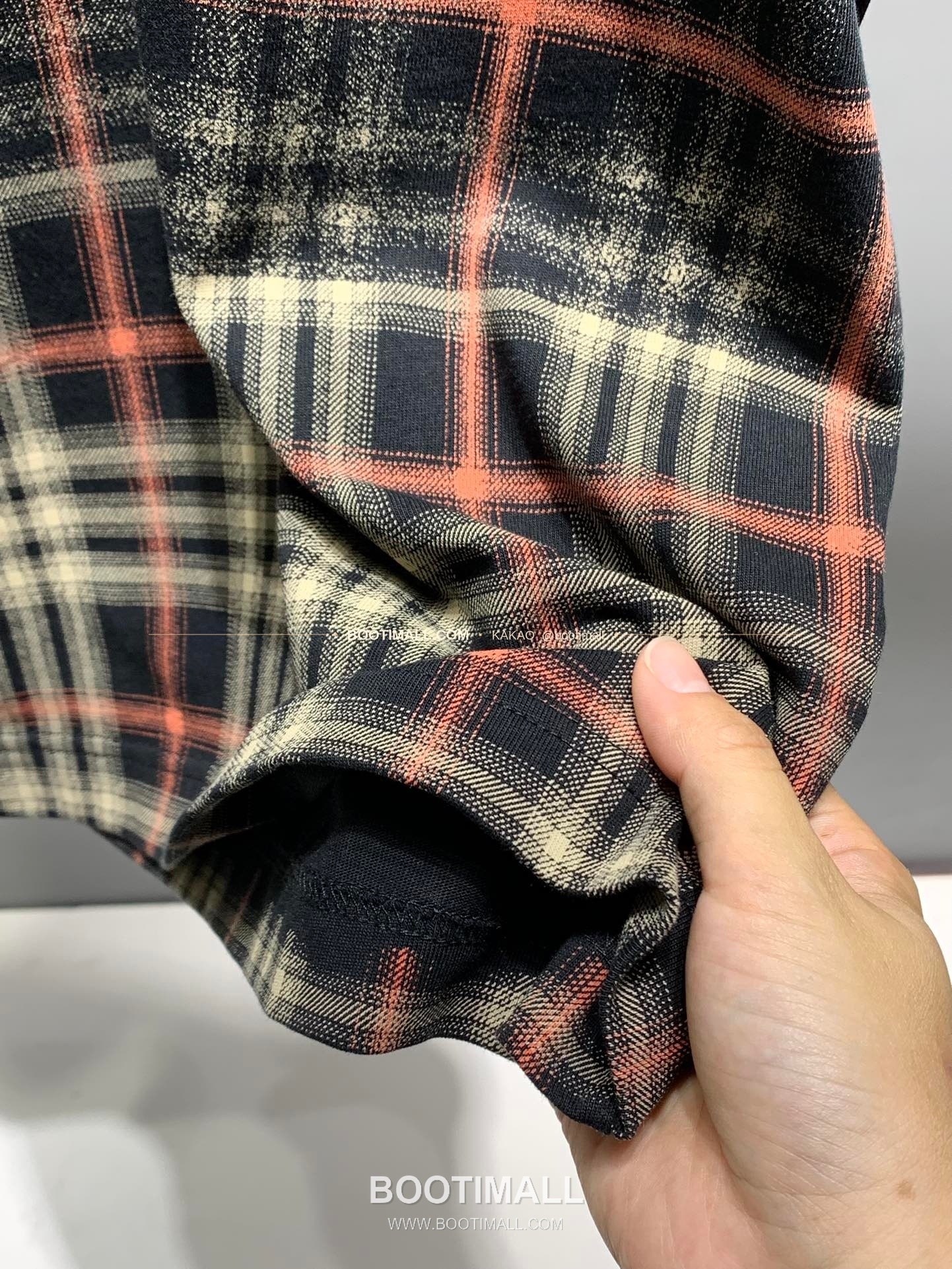 버버리 워싱코튼 그라데이션 체크 레귤러핏 반팔 티셔츠 Burberry Washed Cotton Gradient Check Regular Fit T-Shirt 17