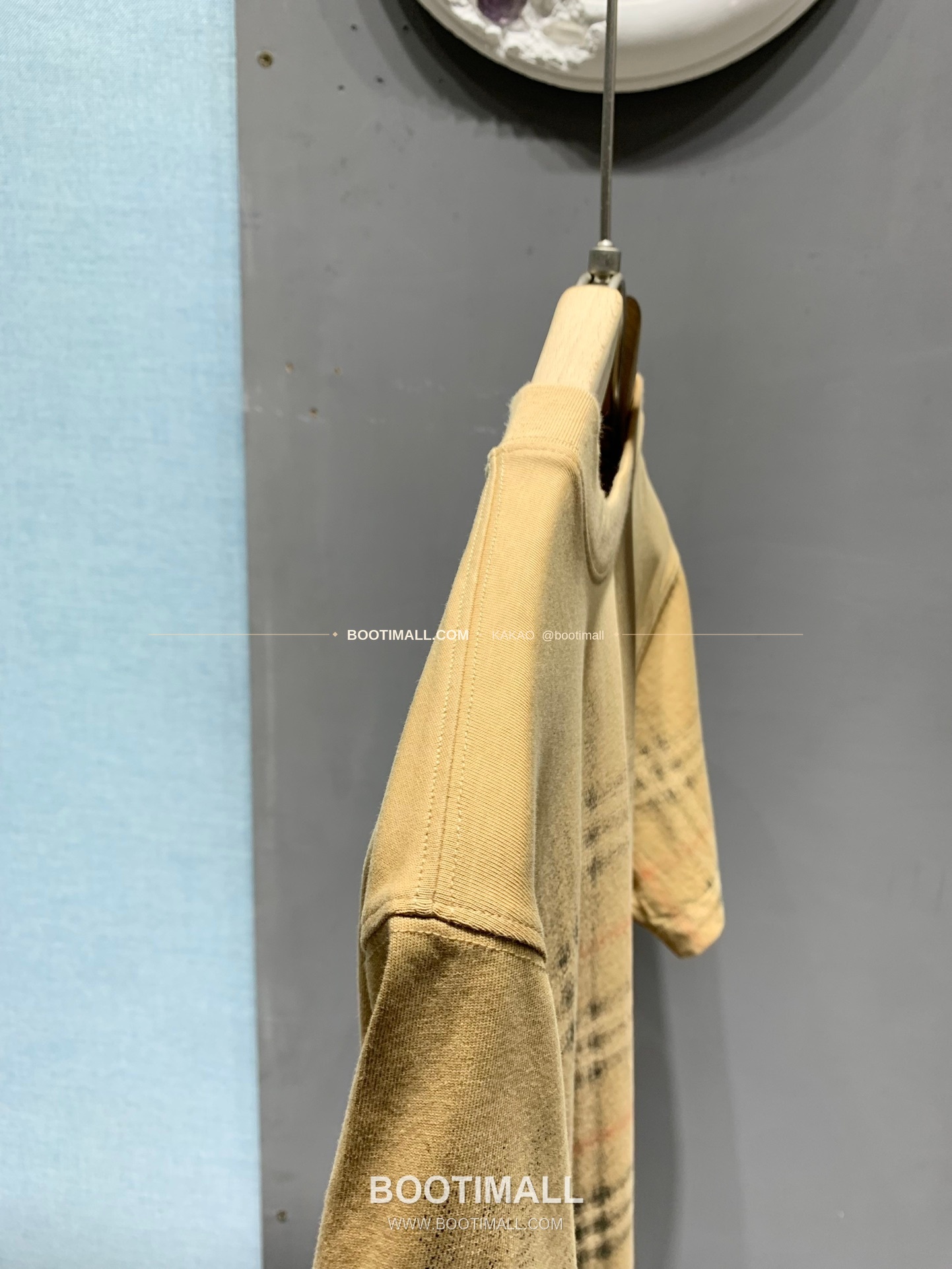 버버리 워싱코튼 그라데이션 체크 레귤러핏 반팔 티셔츠 Burberry Washed Cotton Gradient Check Regular Fit T-Shirt 4